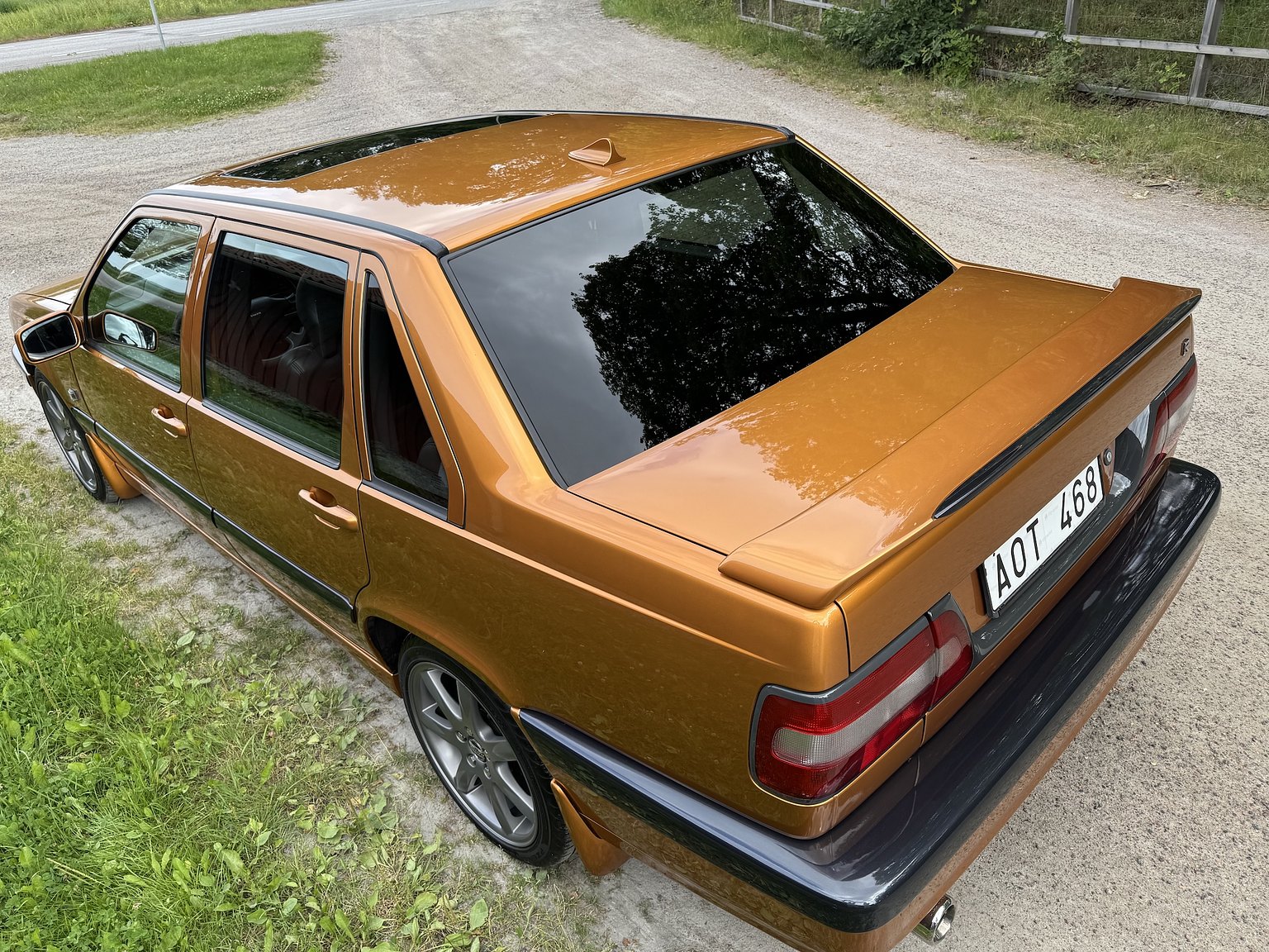 Exterior image of 1996 Volvo 850 R