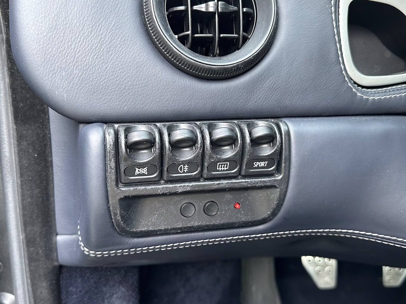 Interior image of 2001 Ferrari 360 Modena V8 Manual (12)