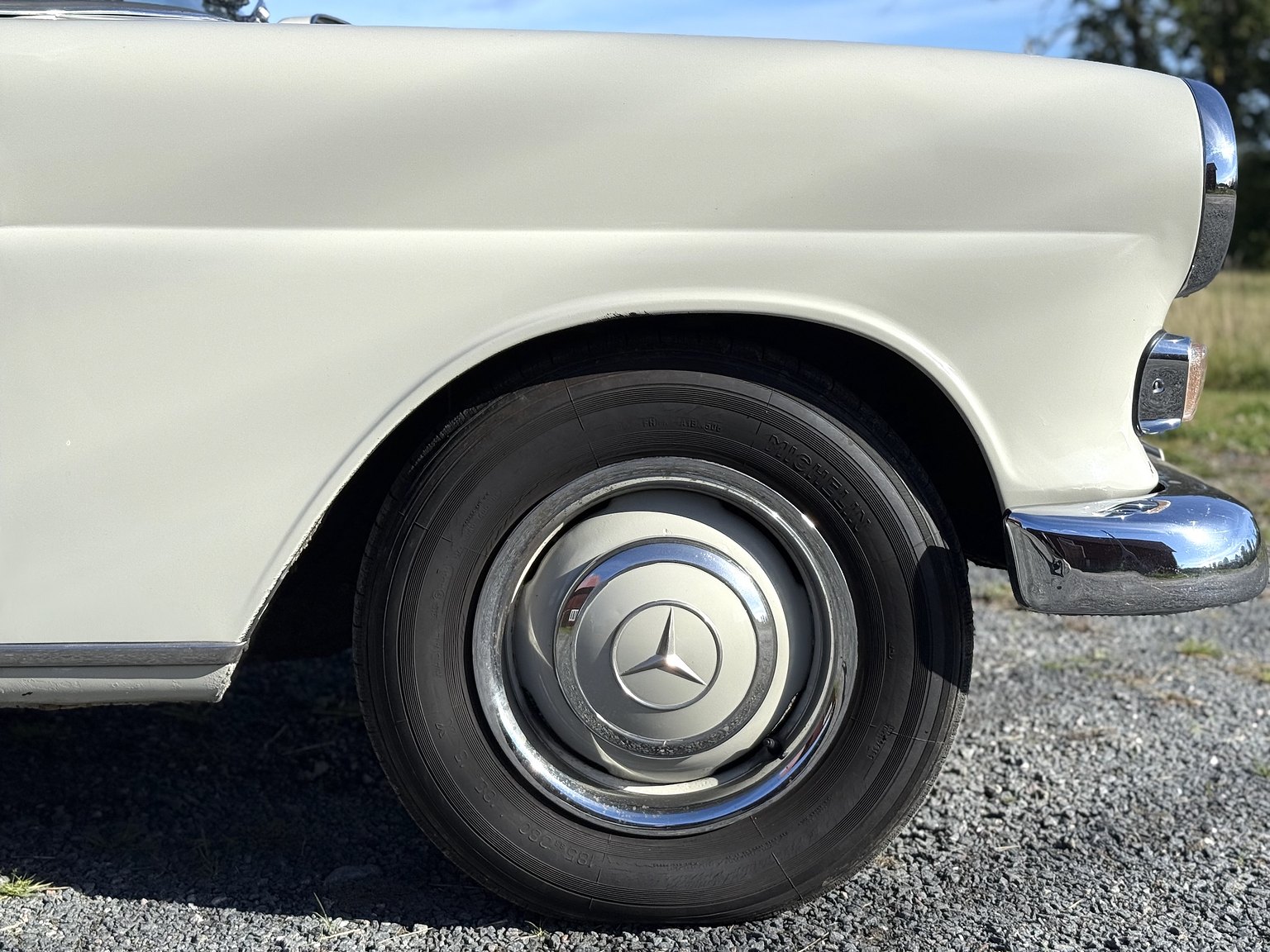 Exteriörbild på 1967 Mercedes-Benz 200D Safari