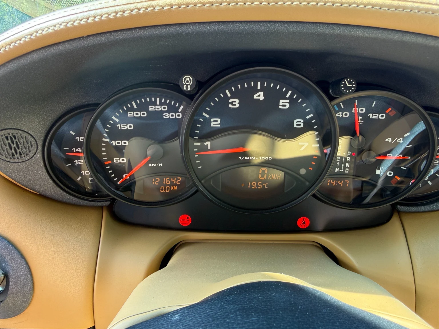 Image of 1998 Porsche 911 Carrera (24) mechanics