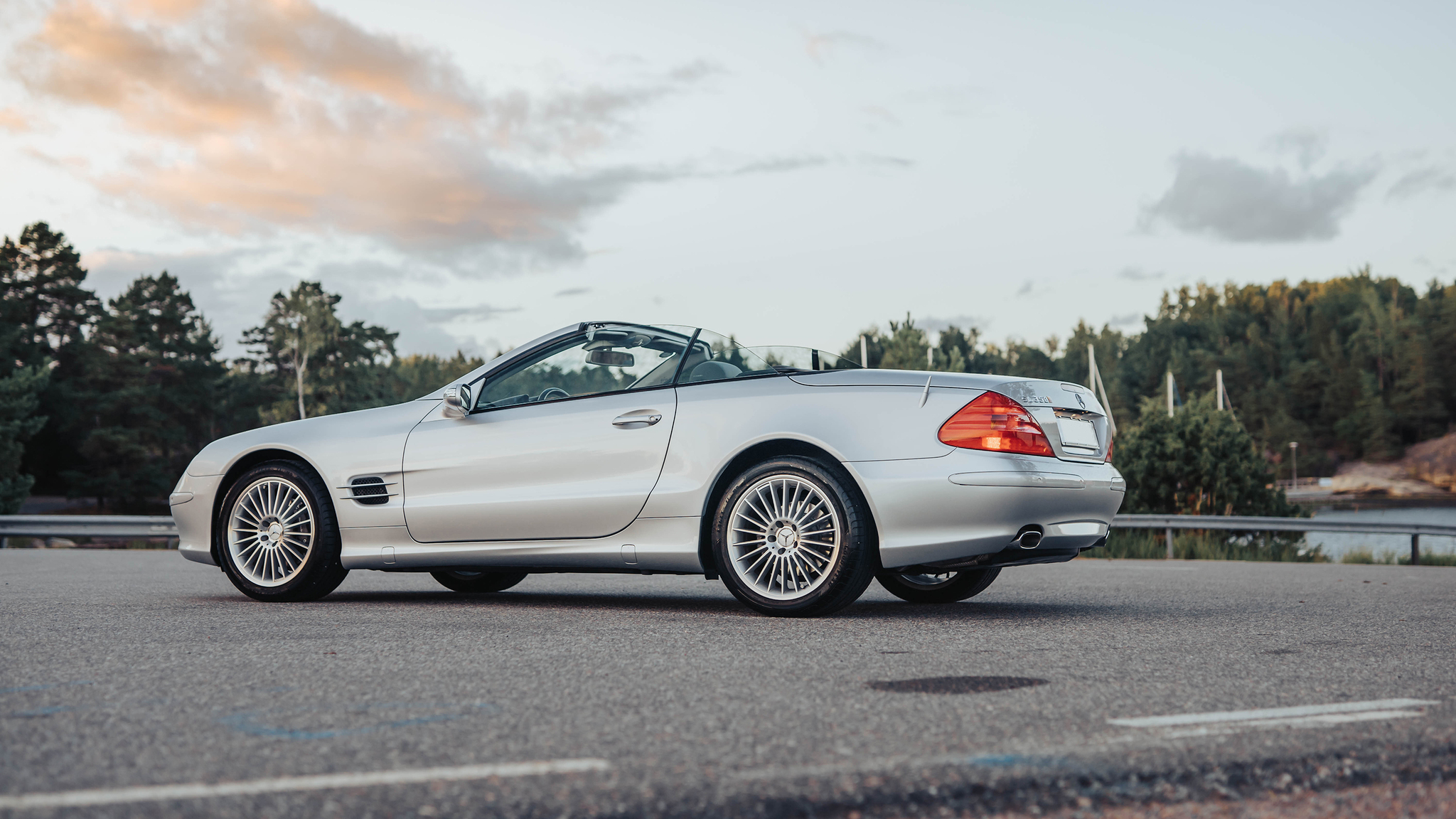 Exteriörbild på 2006 Mercedes Benz SL350 (18)
