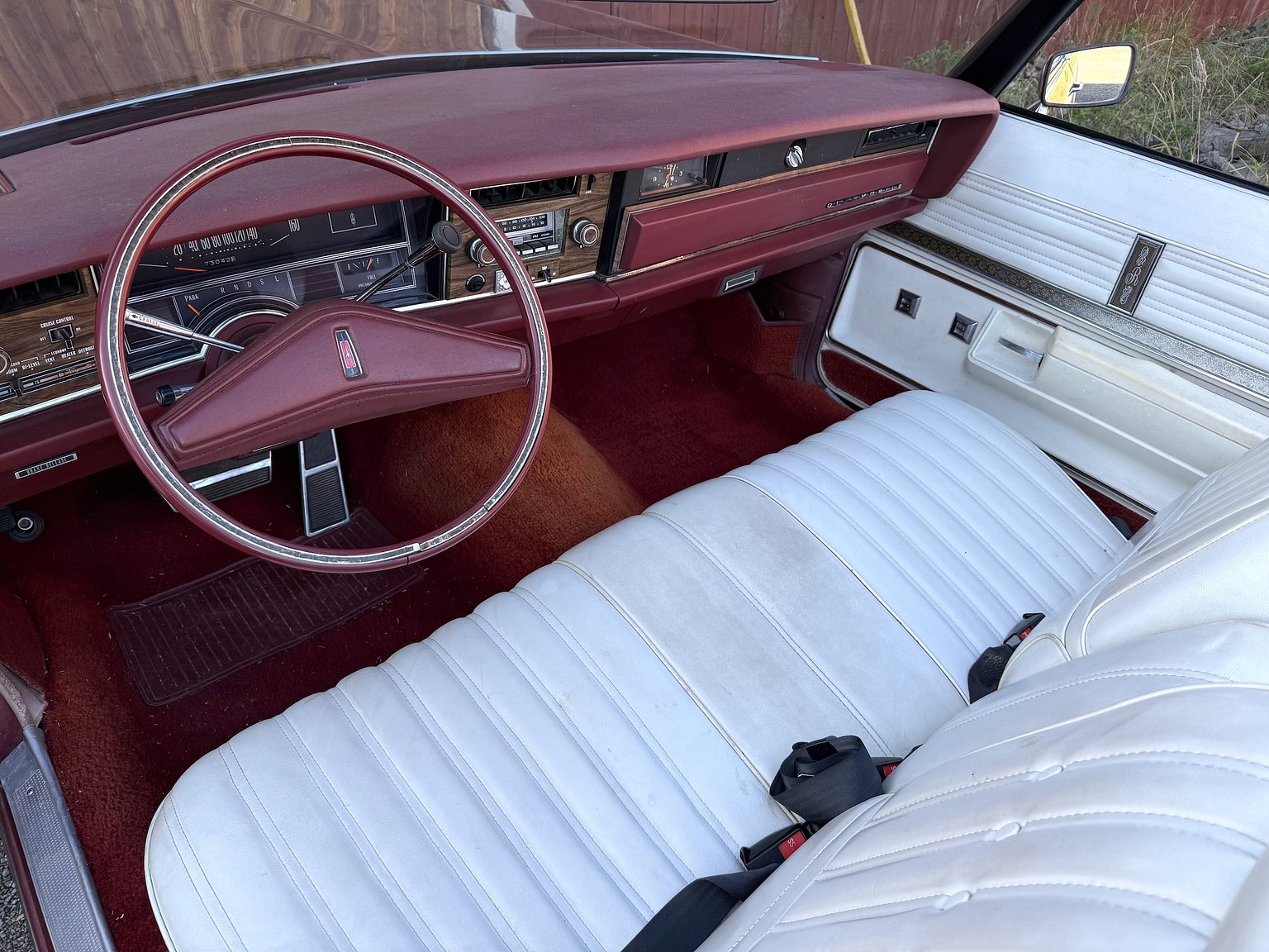 Interiörbild 1975 Oldsmobile Delta 88