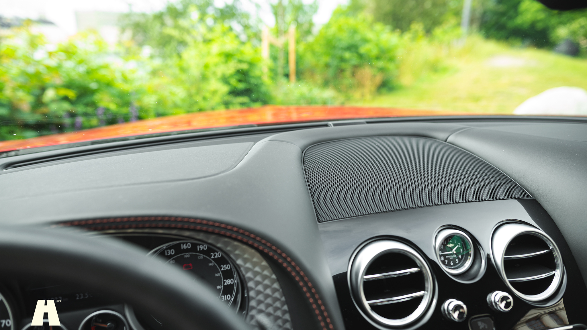 Interior image of 2013 Bentley Continental GT V8 (34)