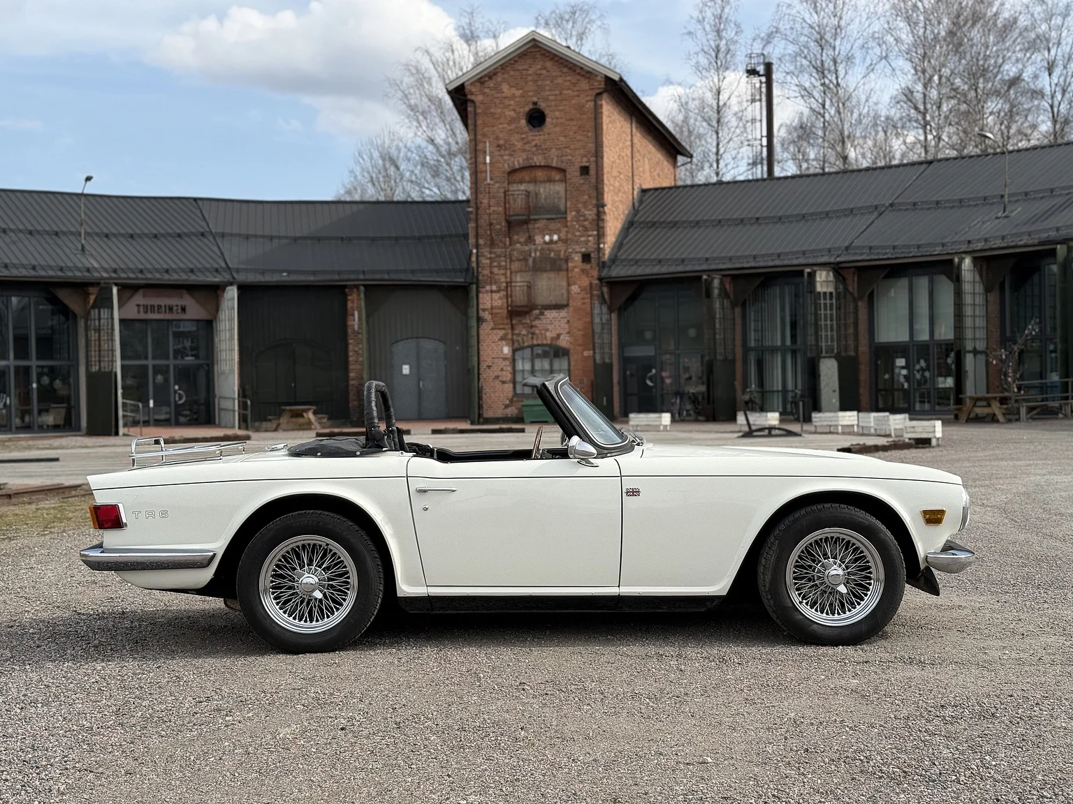 Aussenfoto 1970 Triumph TR6 Hardtop  (8)