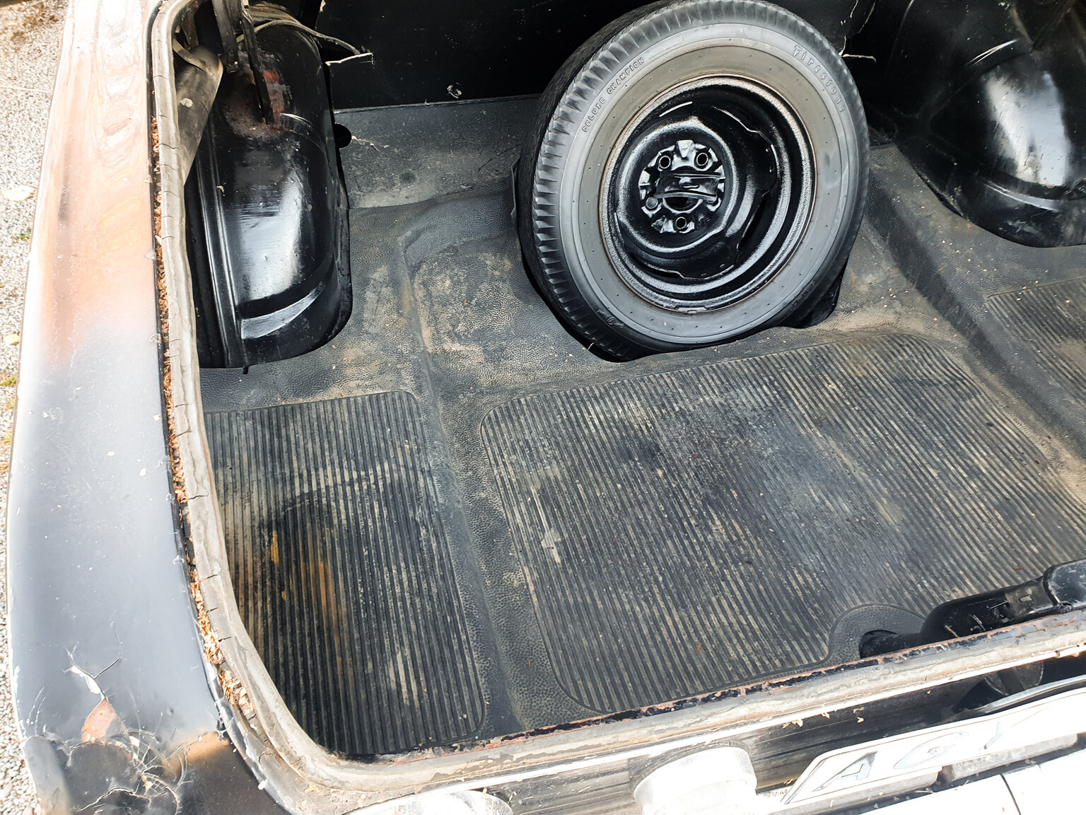 Interior image of 1964 Ford Taunus 17 M Super