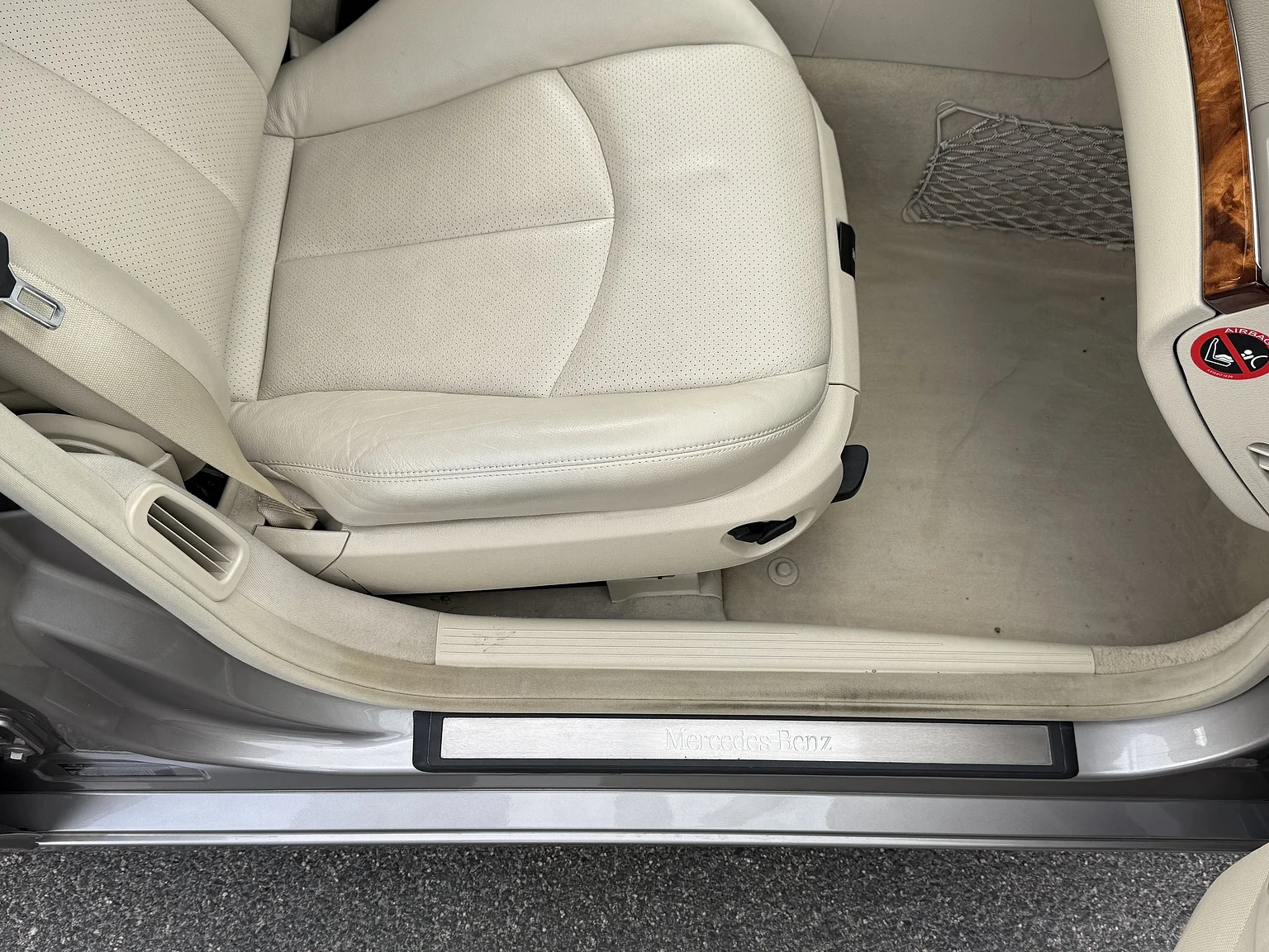 Interior image of 2004 Mercedes-Benz E 500 7G-Tronic (34)