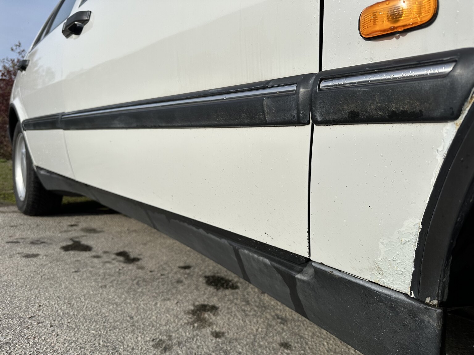 Exterior image of 1996 SAAB 9000