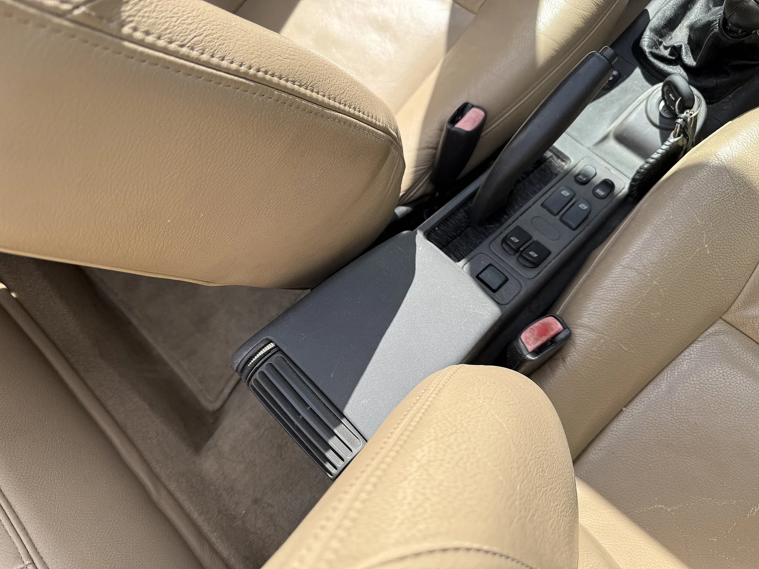 Innenraumfoto von 2002 Saab 9-3 2.0T SE Convertible – NO RESERVE (56)