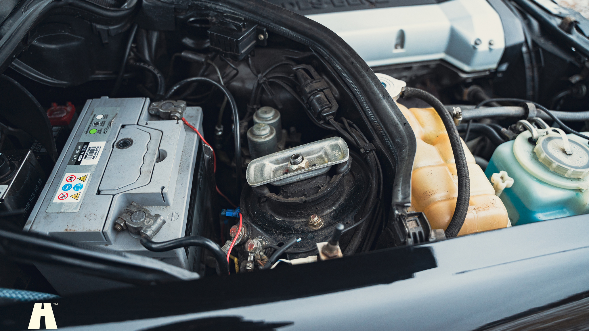 Image of 1990 Mercedes 300 CE-24 mechanics