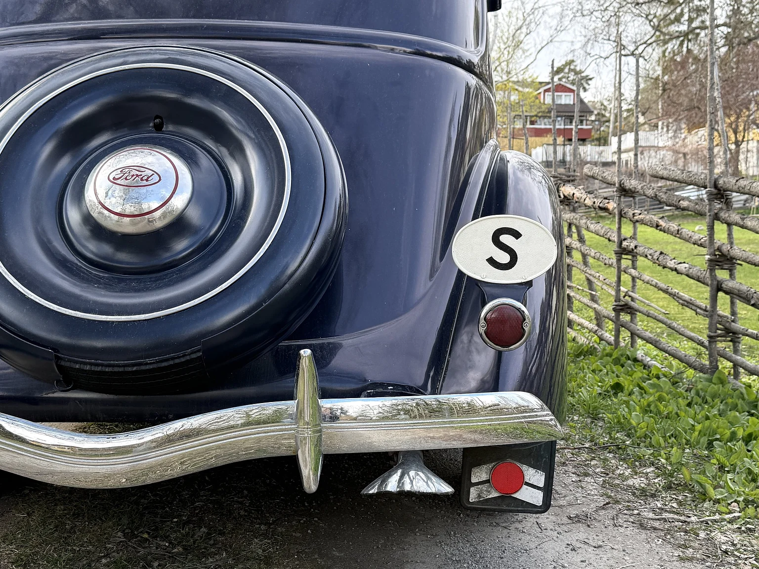 Exteriörbild på 1936 Ford 214A Fordor (30)