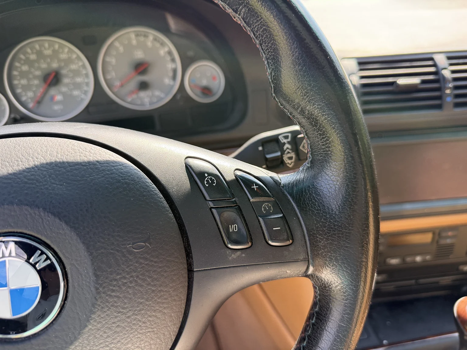 Interior image of 2001 BMW M5 E39 LCI (21)