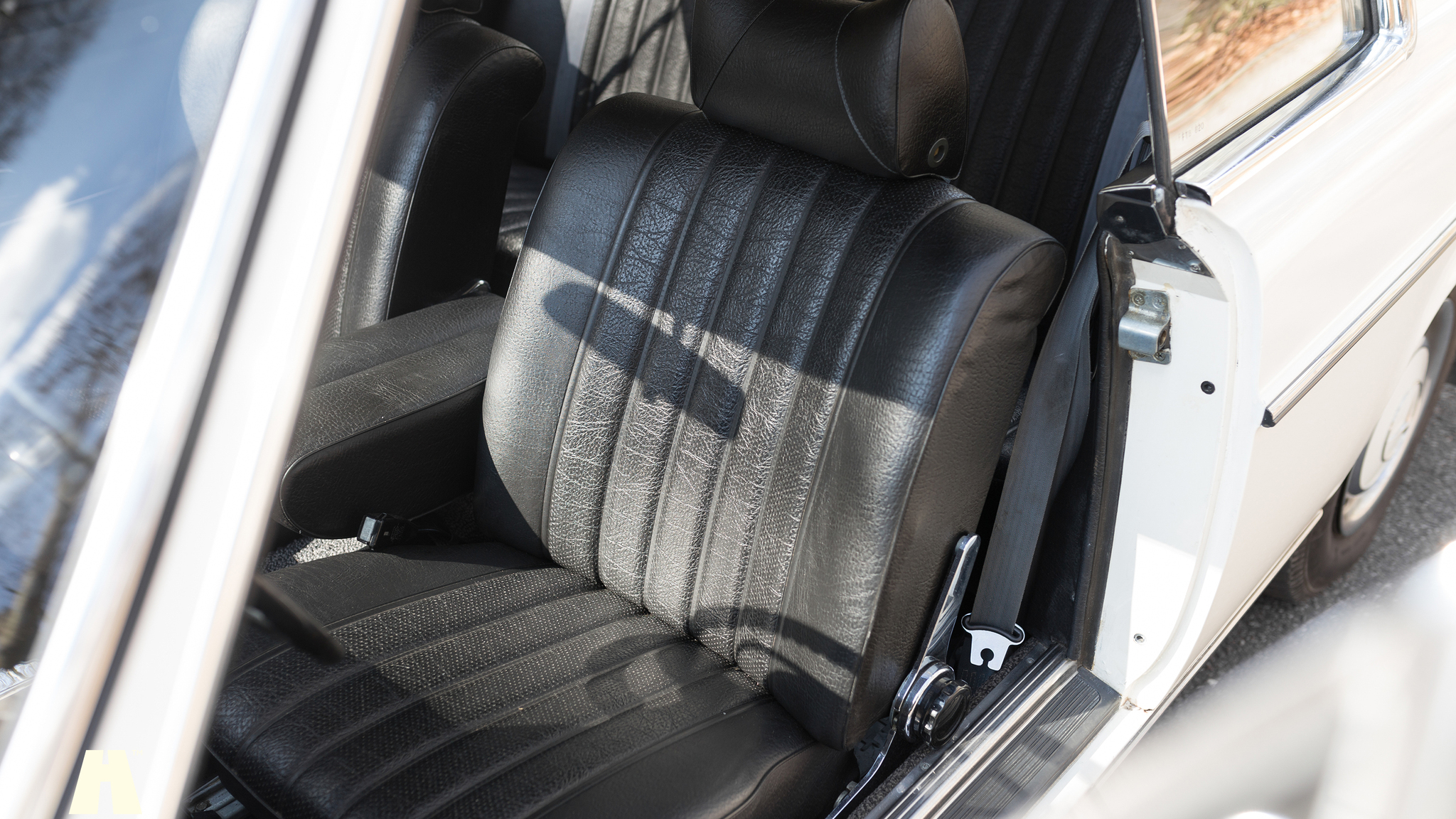 Interior image of 1970 Mercedes 250 CE
