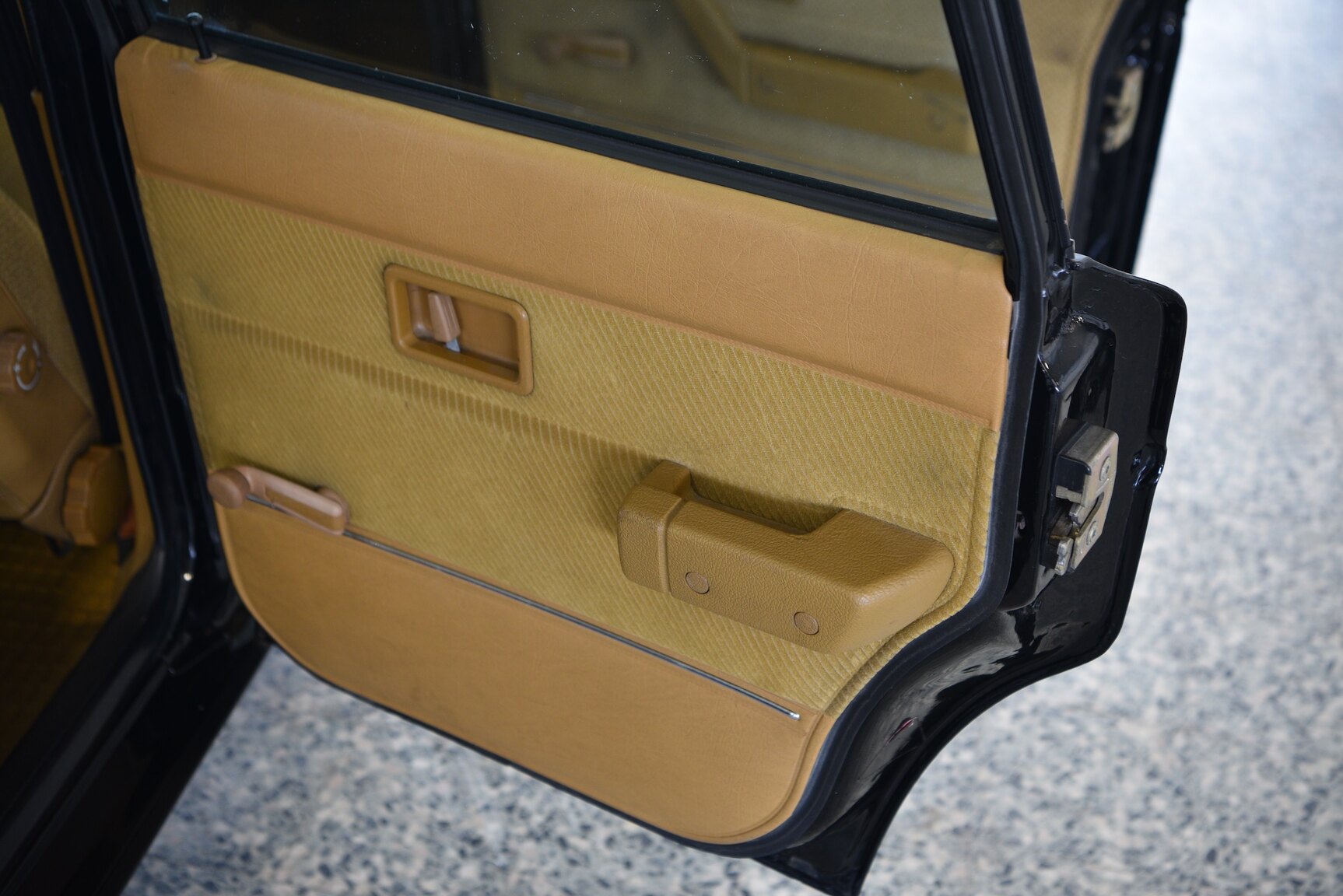 Interiörbild 1986 Volvo 240 DL (3)