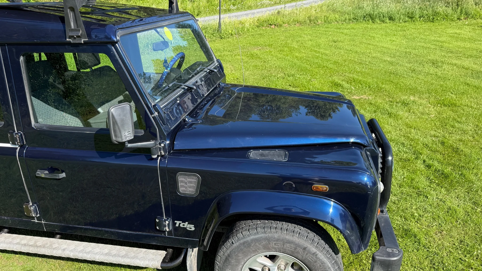 Aussenfoto 2002 Land Rover Defender 110 Kombi Td5 (24)