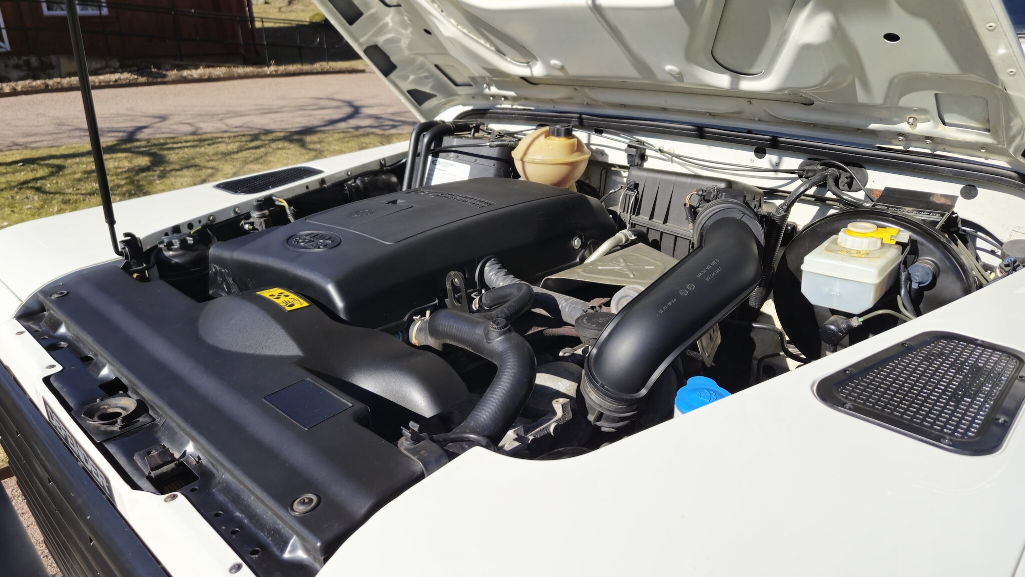 Image of 1999 Land Rover Defender Single Cab Pickup mechanics
