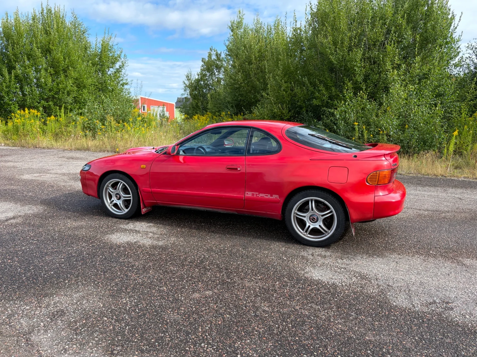 Exterior image of 1991 Toyota Celica GT-Four ST185 (1)