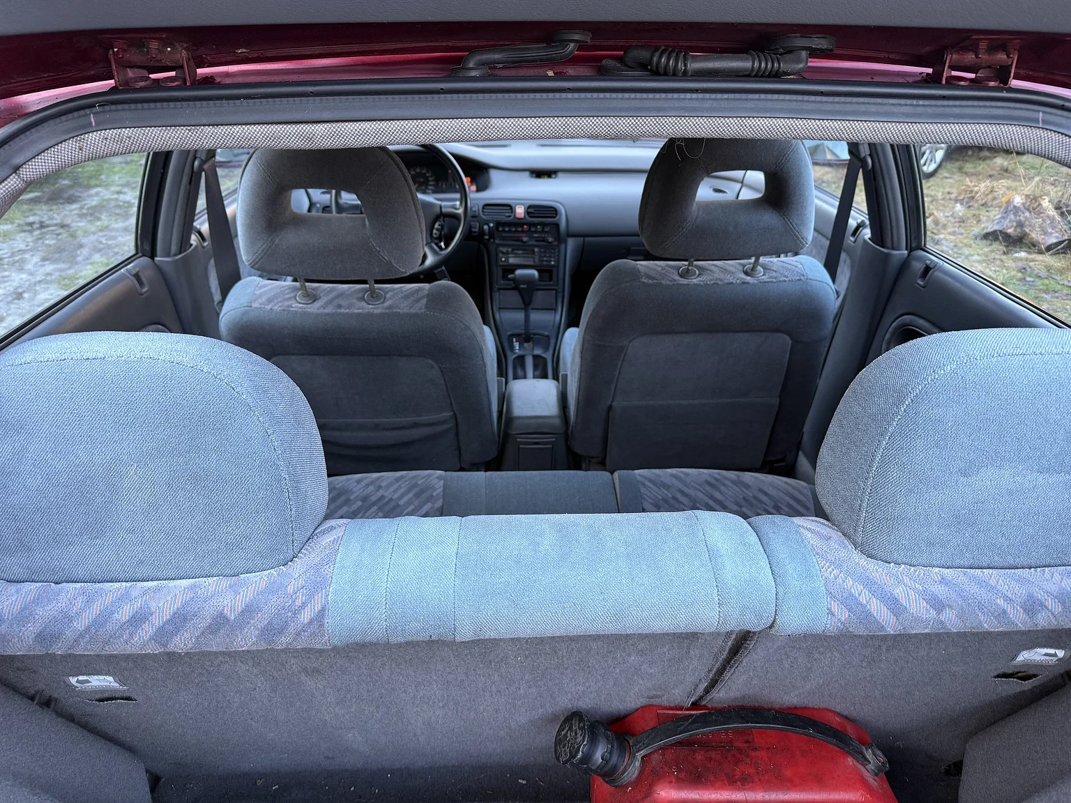 Interiörbild 1992 Mazda 626 Hatchback 2.5 V6 Automatic (35)