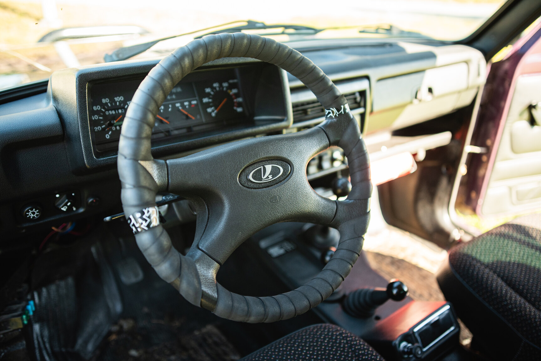 Interior image of 2004 Lada Niva