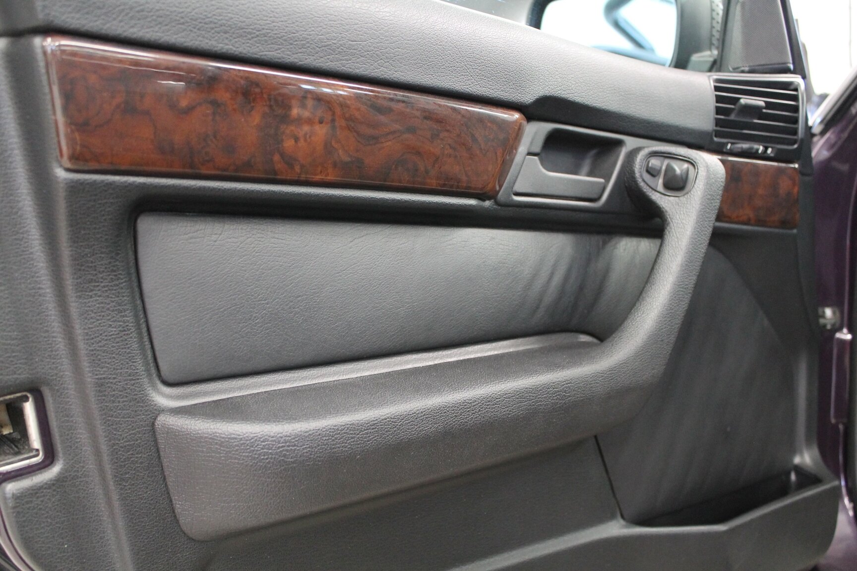 Innenraumfoto von 1996 BMW 540i Touring "No Reserve Auction"