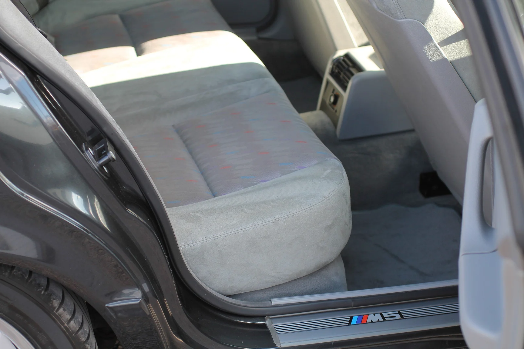 Innenraumfoto von 1993 BMW E34 M5 Touring  (48)