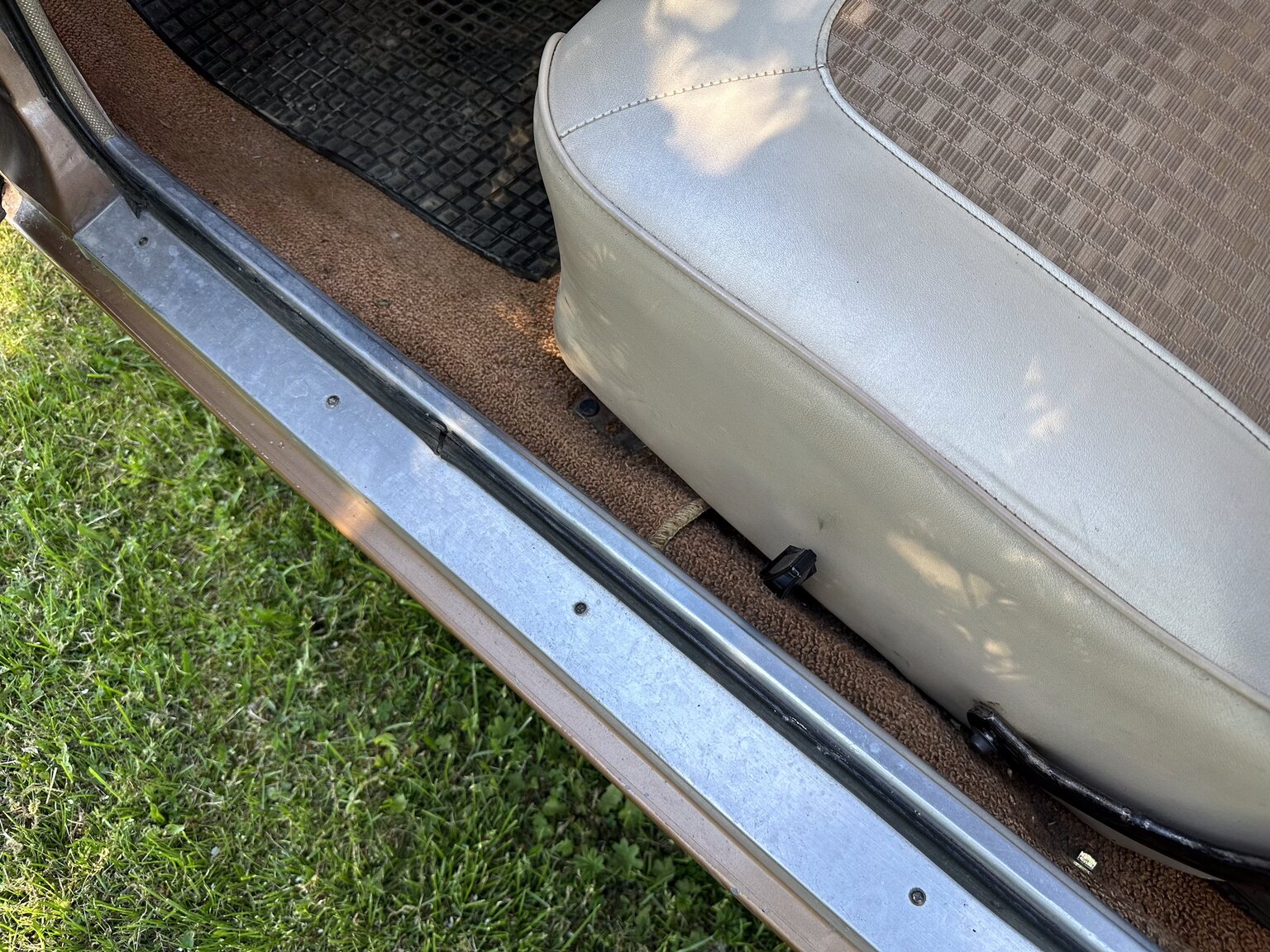 Interiörbild 1966 Plymouth Valiant 100 2-door Sedan