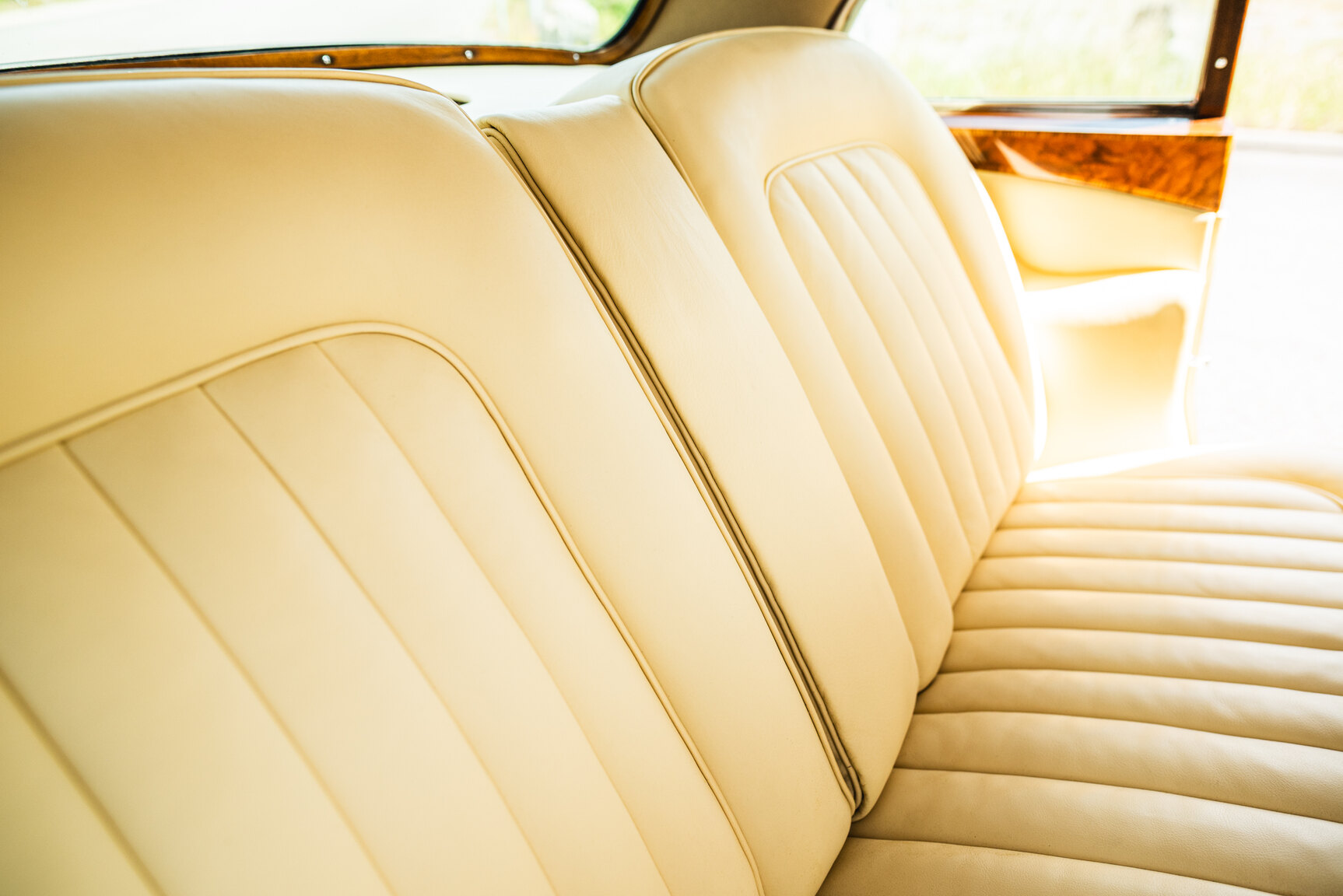 Interior image of 1960 Bentley S2 Continental 