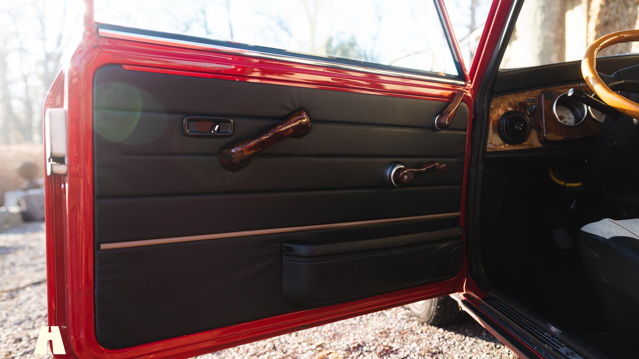 Interior image of 1998 Mini Cooper