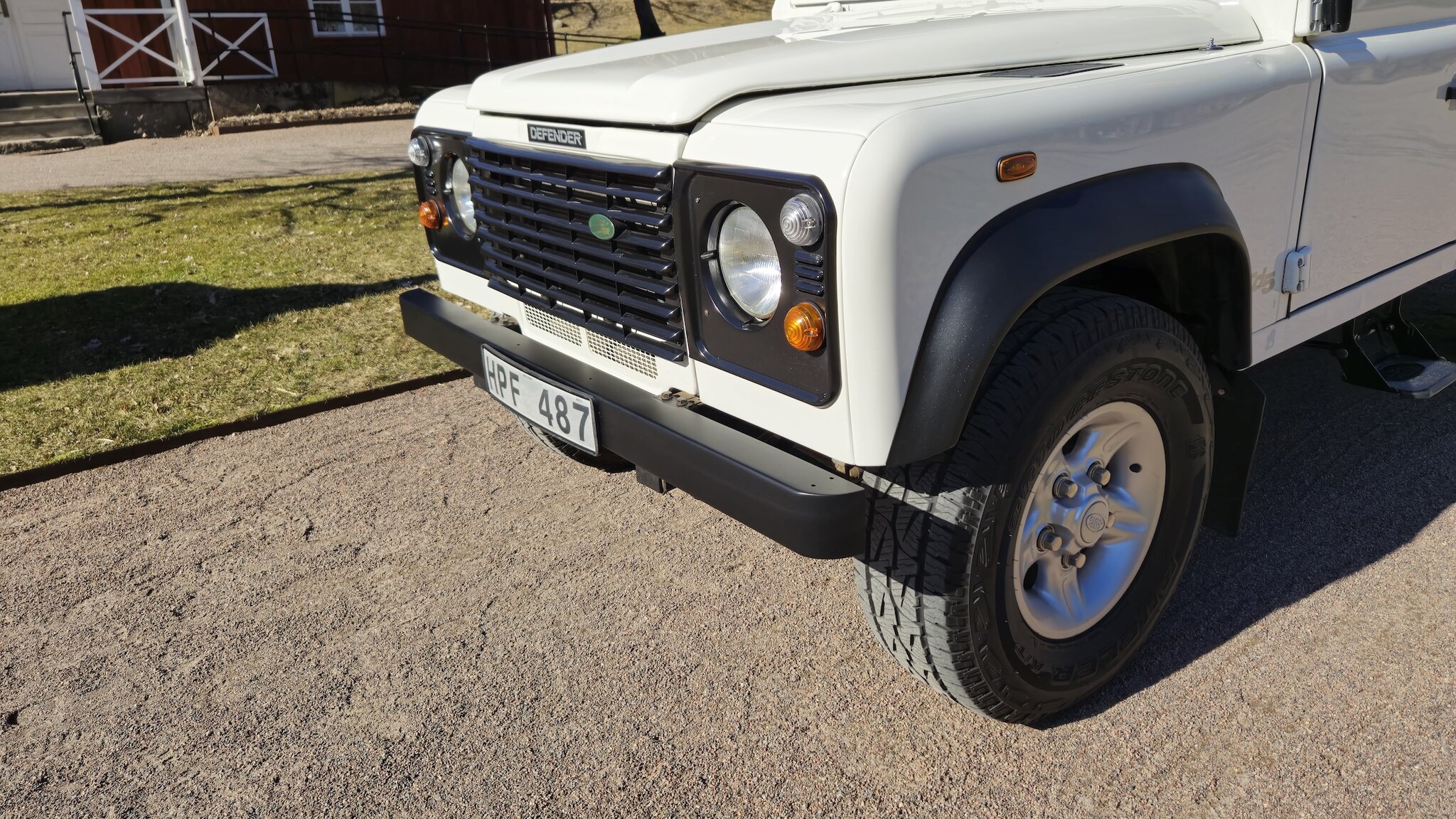 Exterior image of 1999 Land Rover Defender Single Cab Pickup
