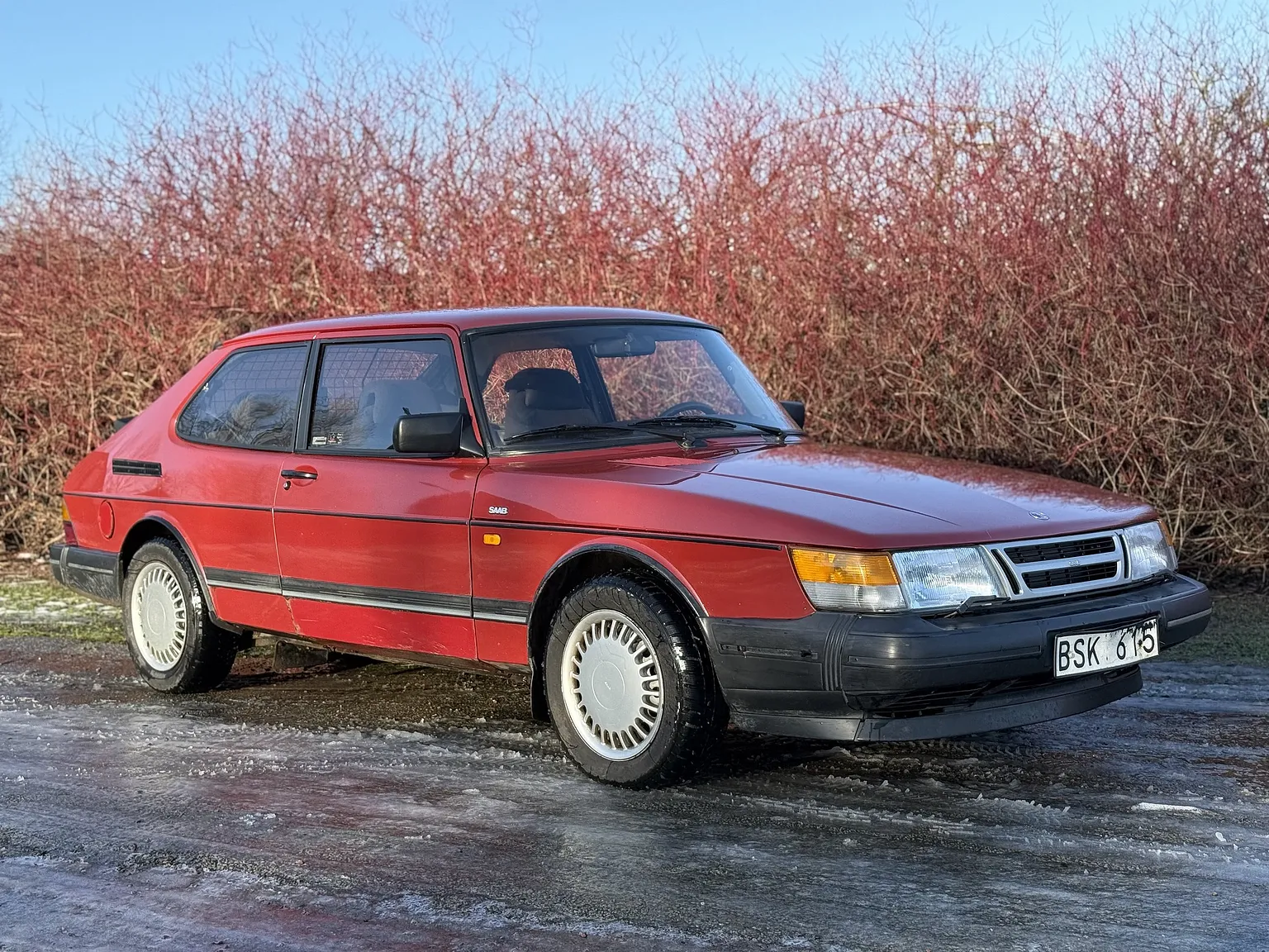 Exterior image of 1991 SAAB 900S Turbo 2-door (2)