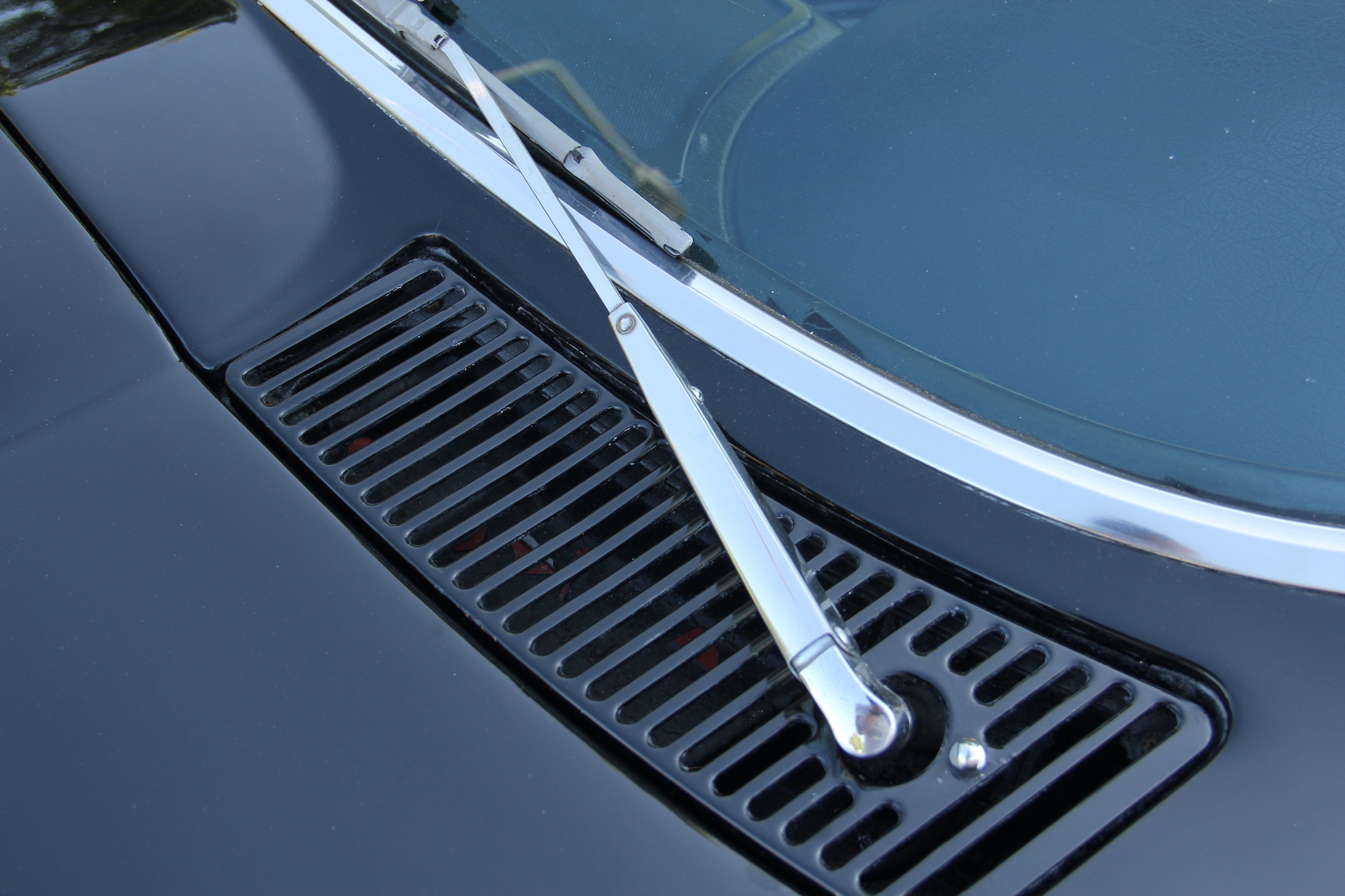 Exteriörbild på 1964 Corvette C2 Stingray Cabriolet (58)