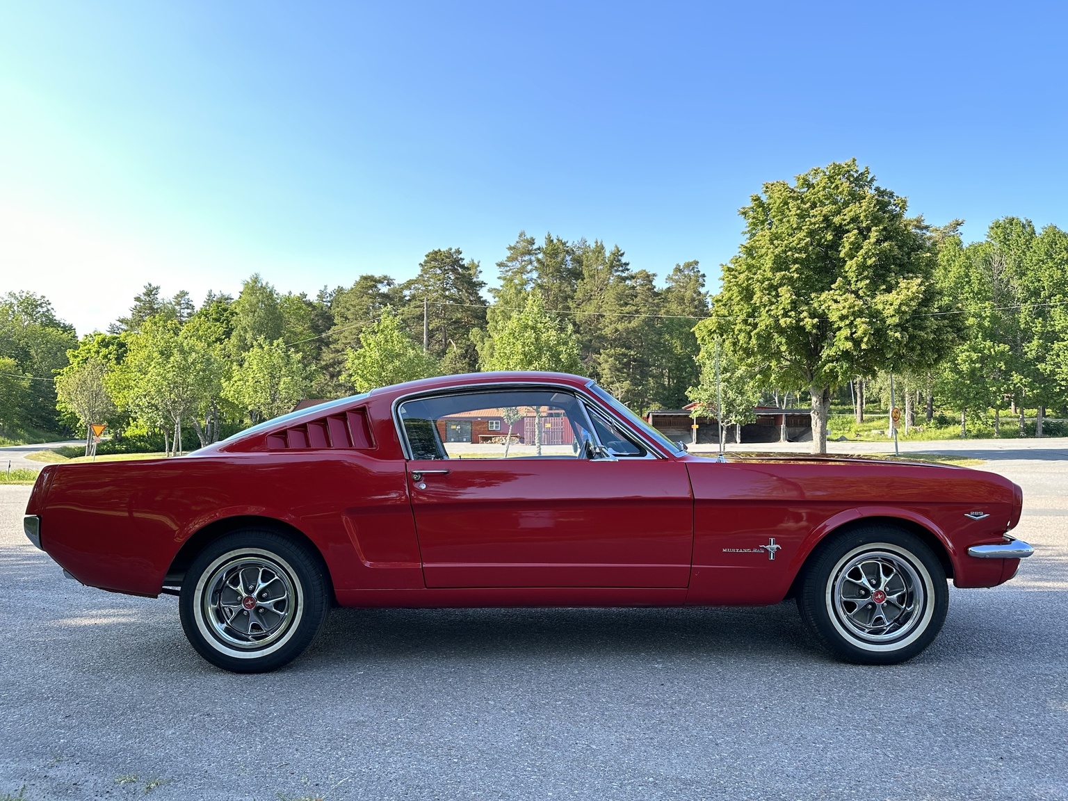 Exterior image of 1965 Ford Mustang 289 Fastback