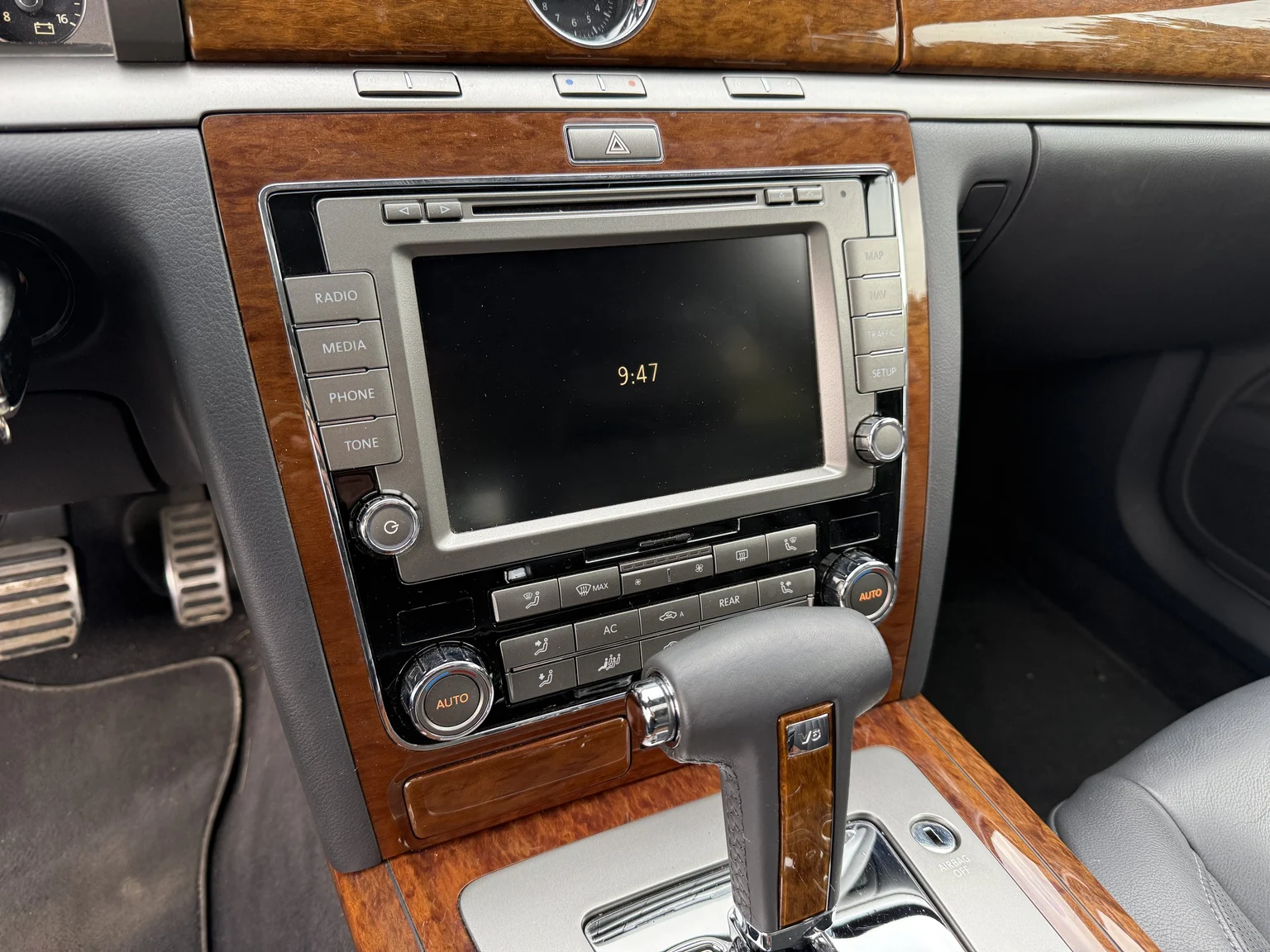Interiörbild 2013 Volkswagen Phaeton 3.0 TDI (20)
