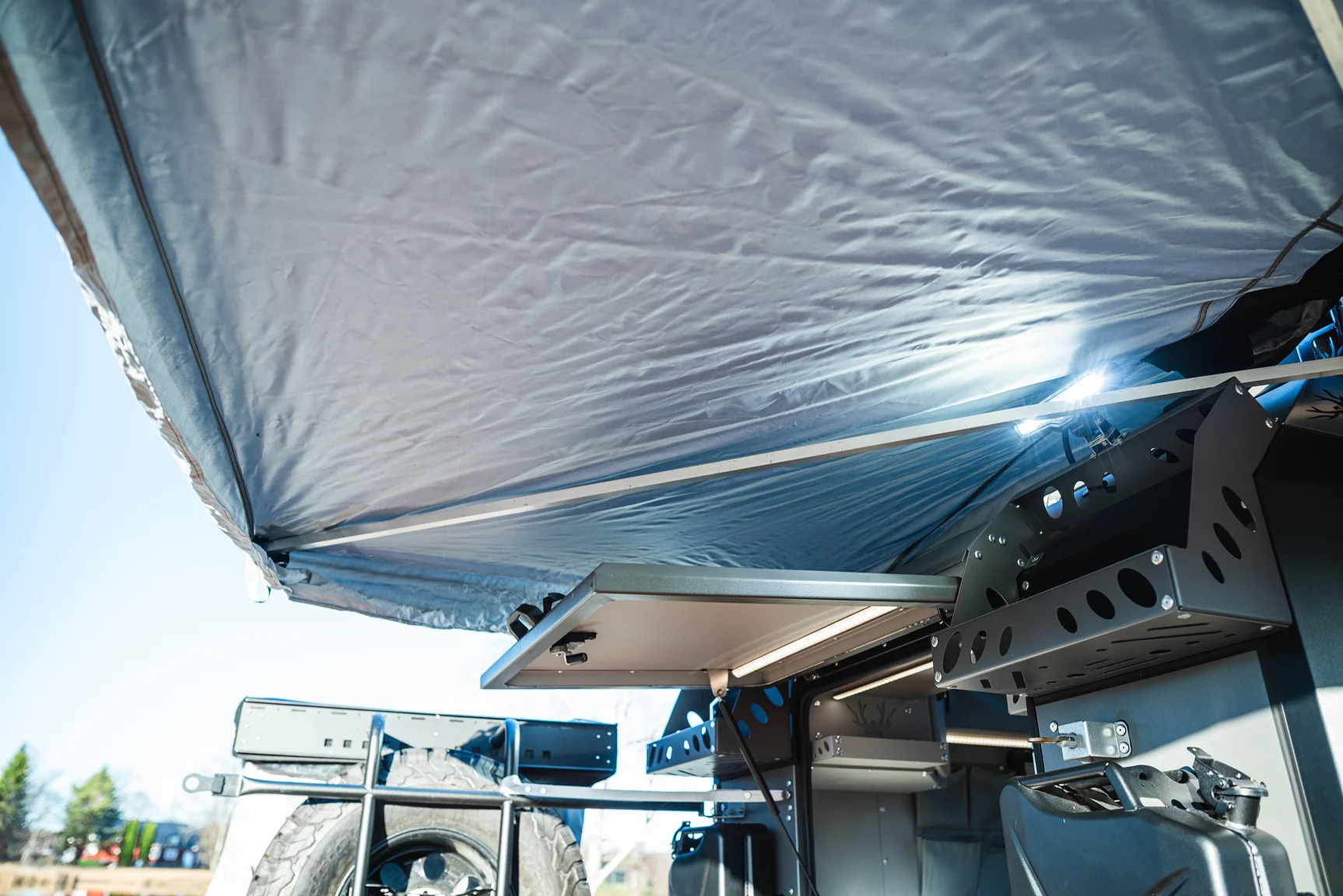 Exterior image of 2025 Northea Trailer Expedition Crawler 458i Offgrid-Camper (66)