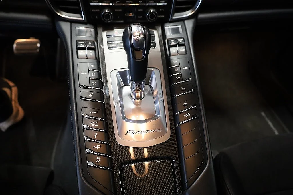 Bild von 2014 Porsche Panamera (10)