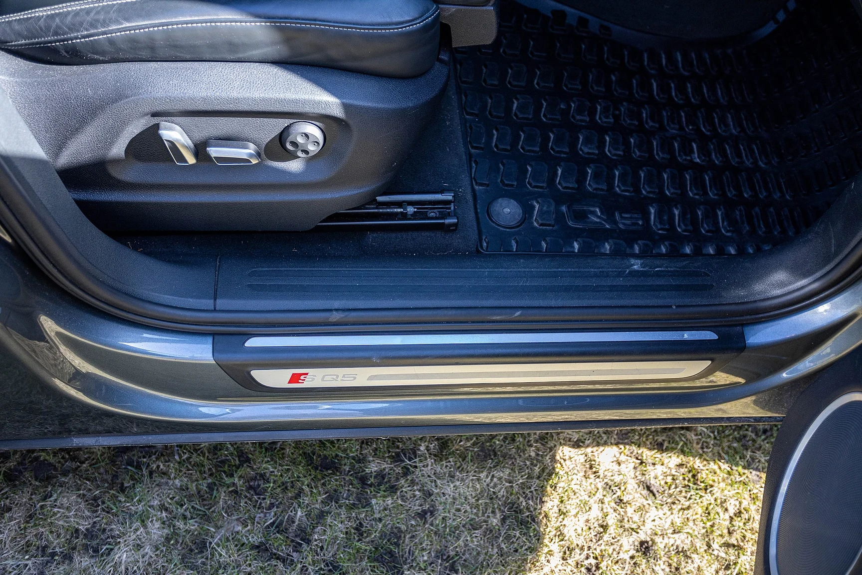 Innenraumfoto von 2017 Audi SQ 5 Plus TDI (25)