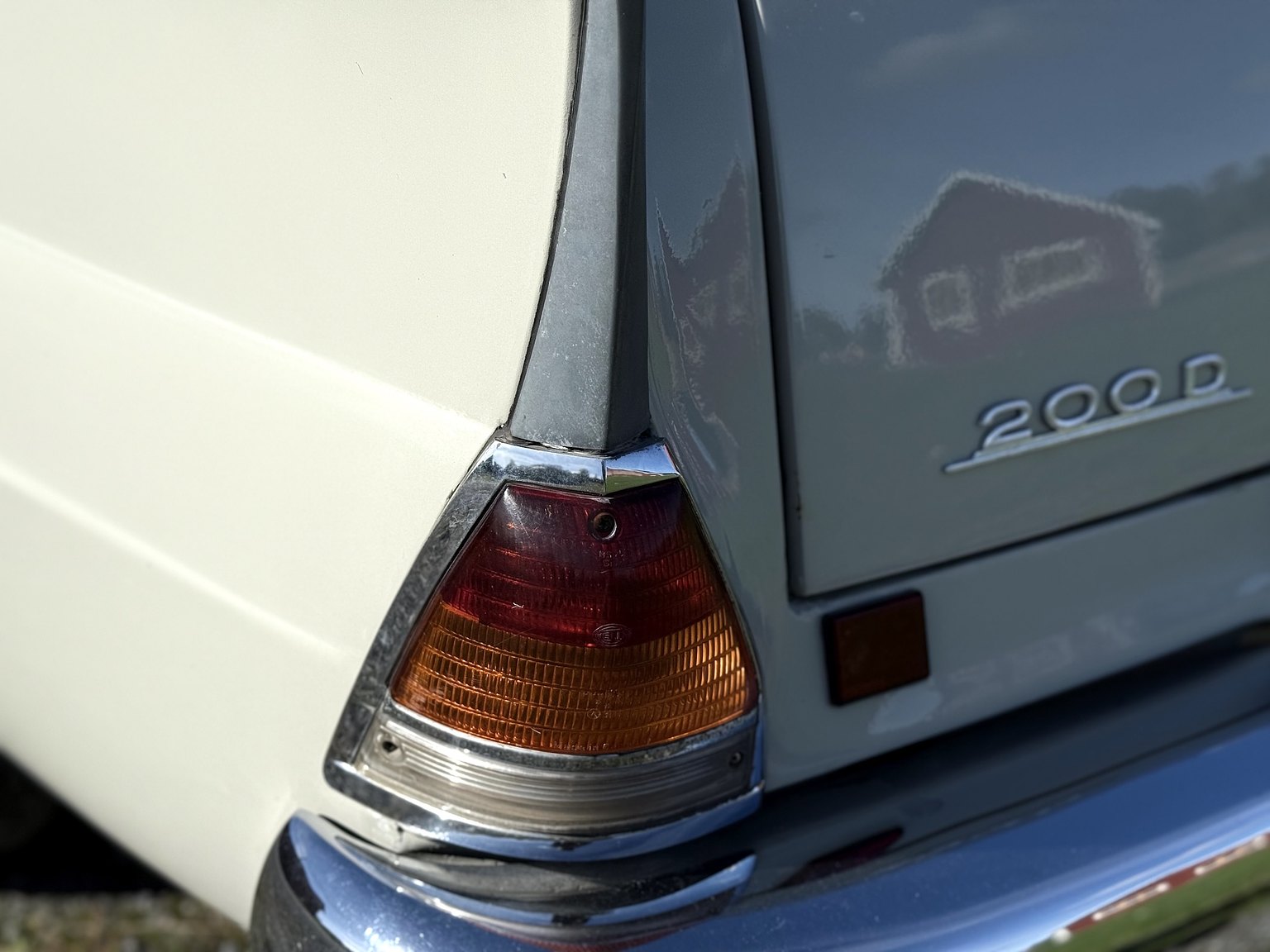 Exteriörbild på 1967 Mercedes-Benz 200D Safari
