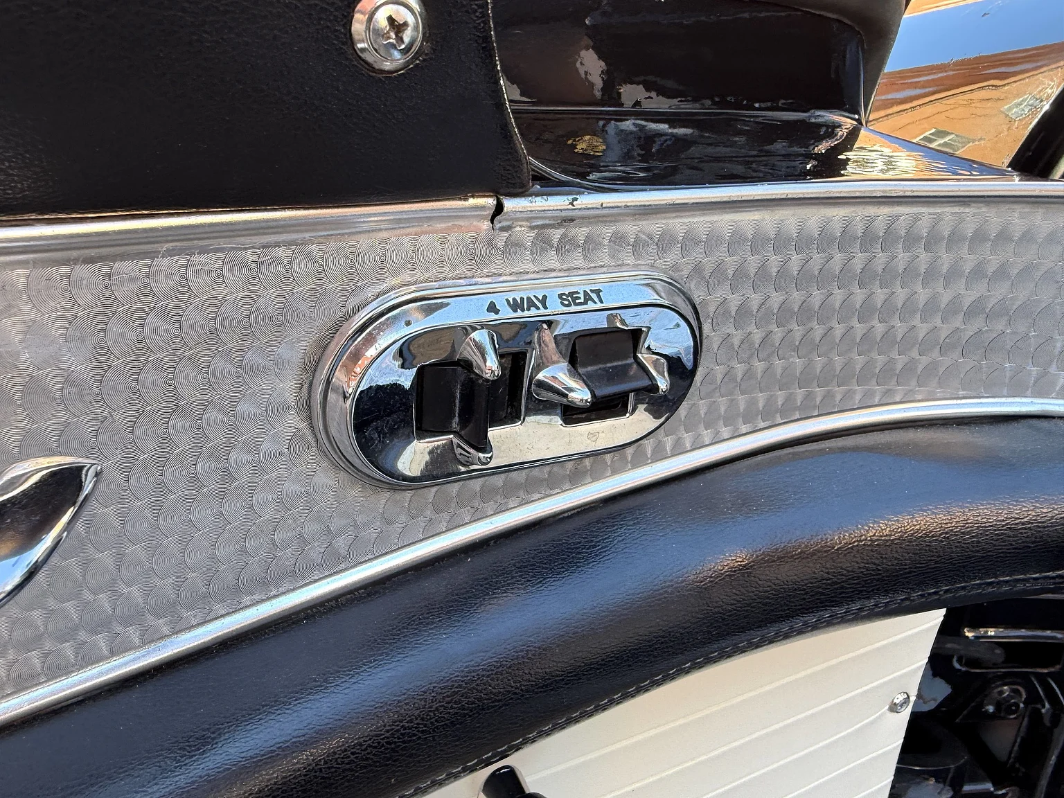 Interiörbild 1955 Ford Thunderbird (11)