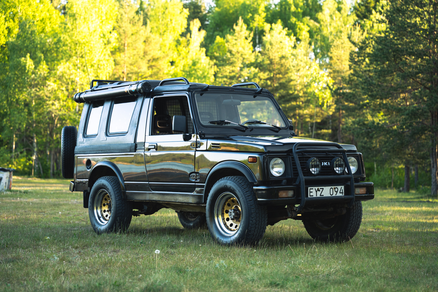 Exterior image of 1987 Suzuki SJ413 long