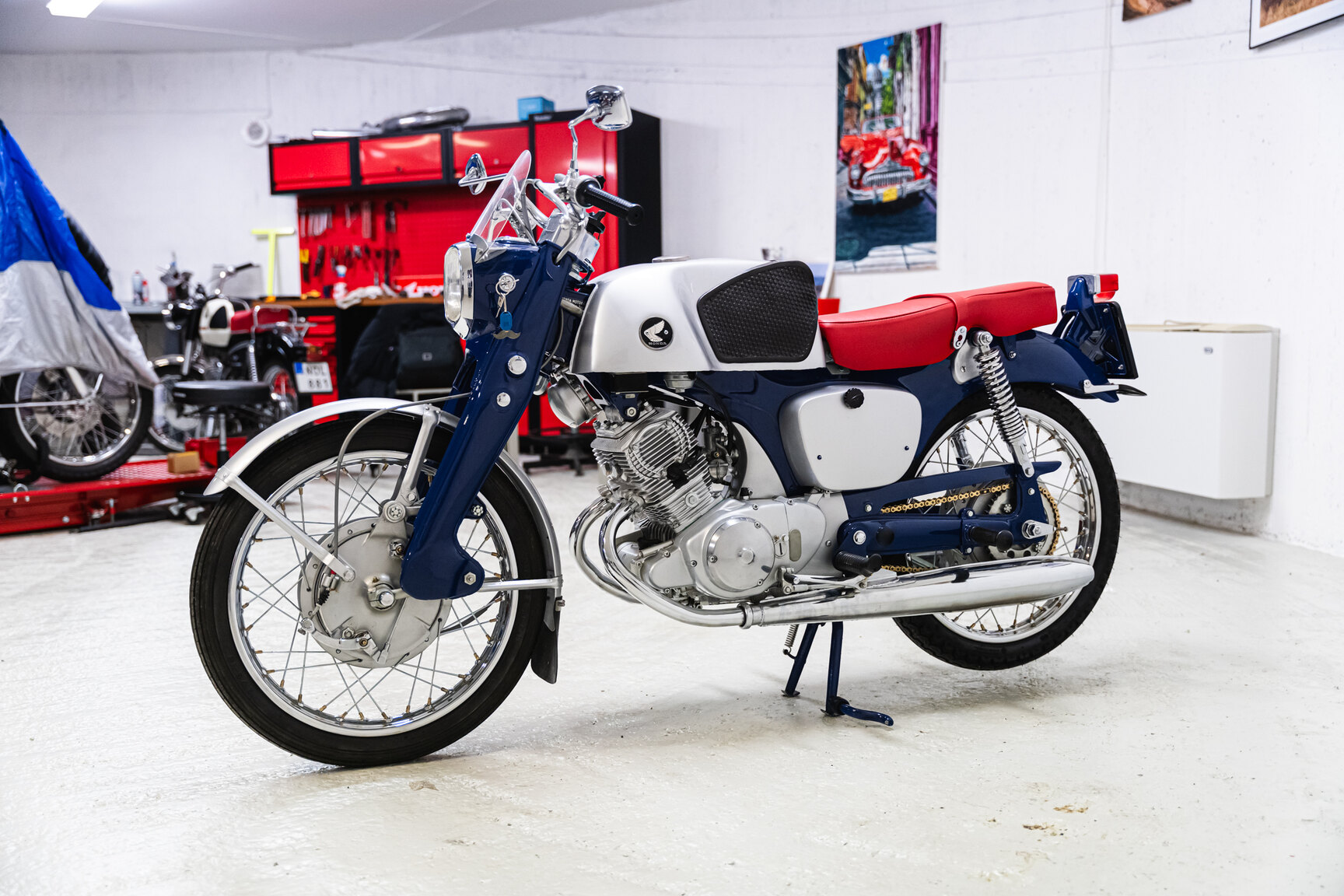 Exterior image of 1964 Honda CB92