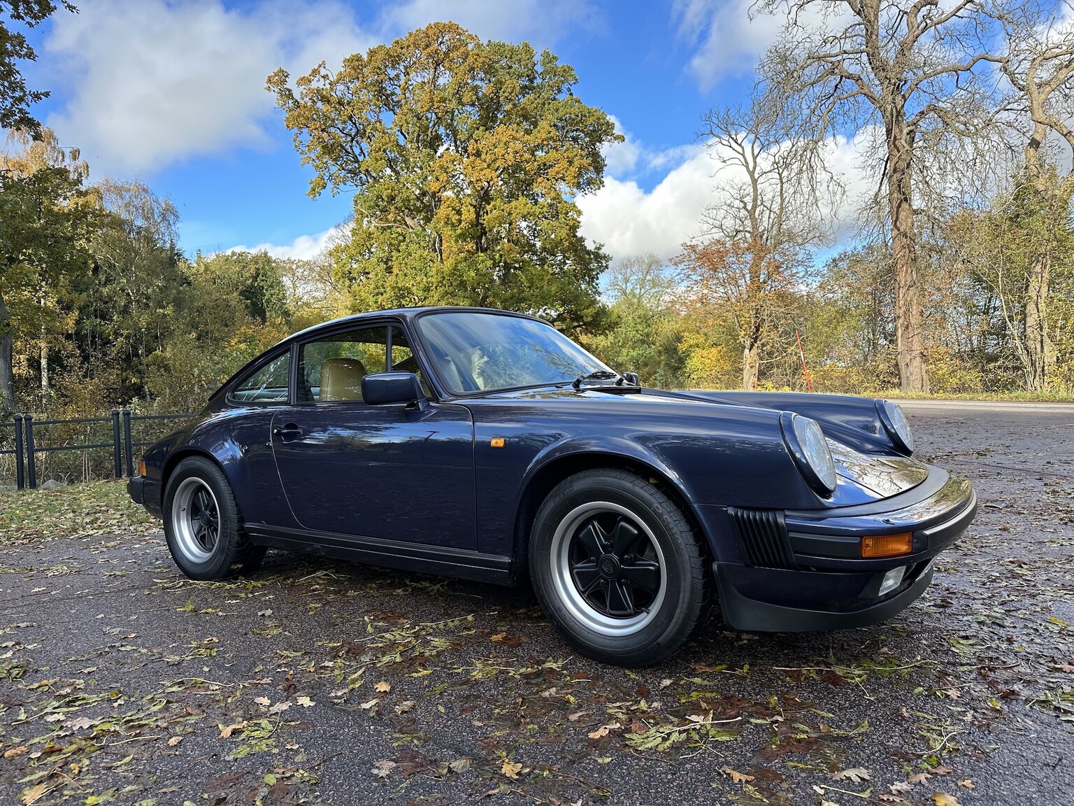 Exterior image of 1986 Porsche 911 Carrera 3.2