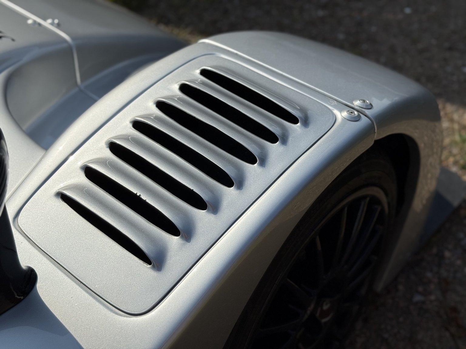 Exteriörbild på 2016 Bentley EXP Speed 8 (Replica)