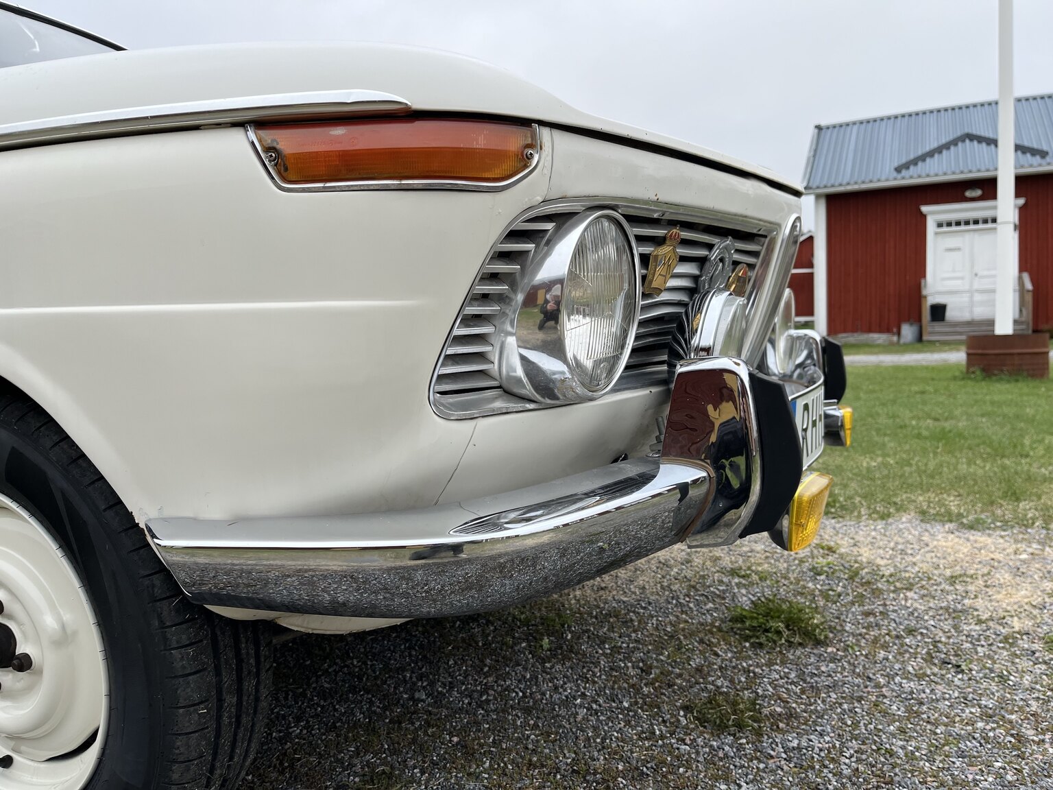 Exterior image of 1965 BMW 1800