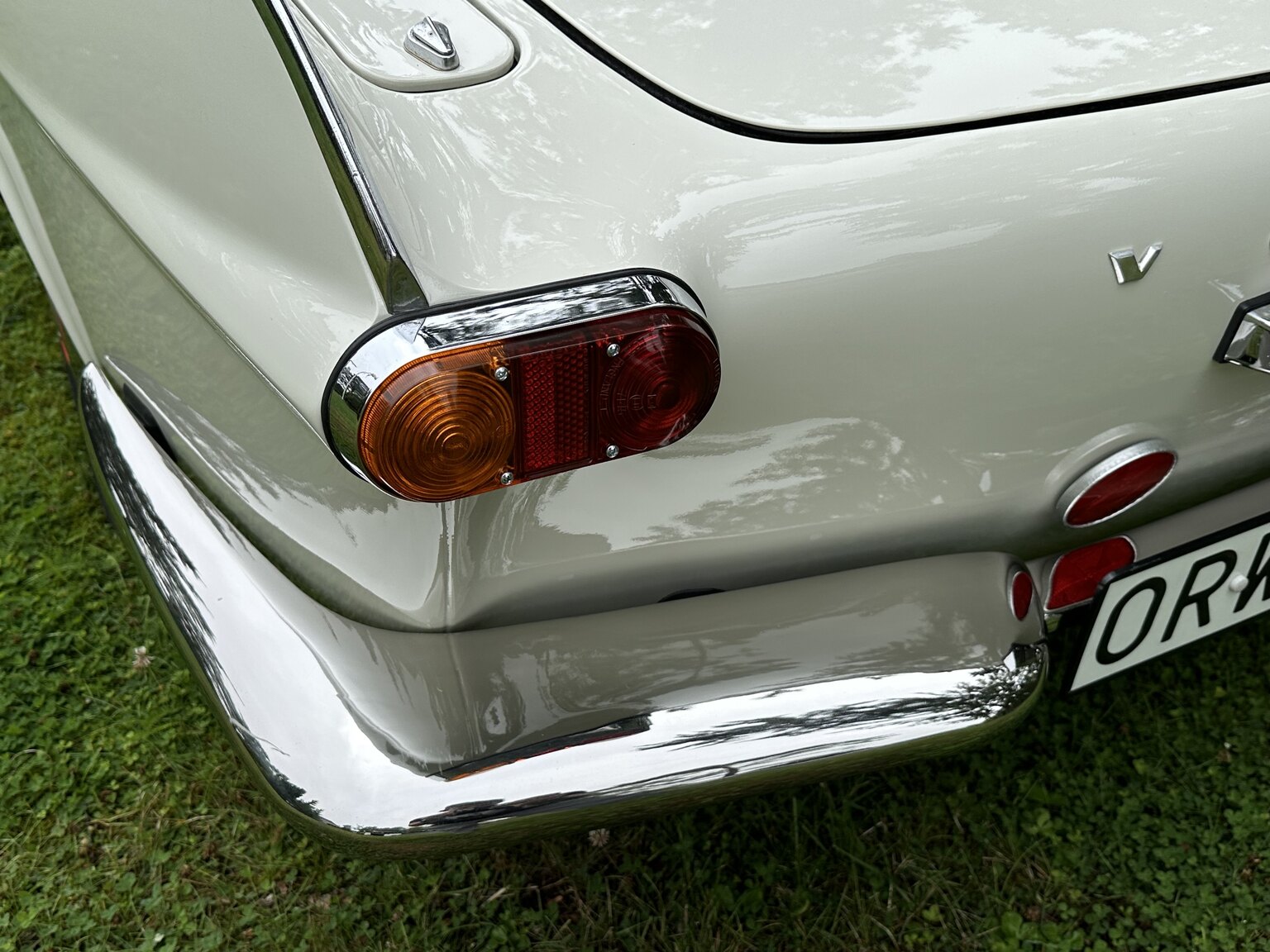 Exterior image of 1964 Volvo P 1800 S