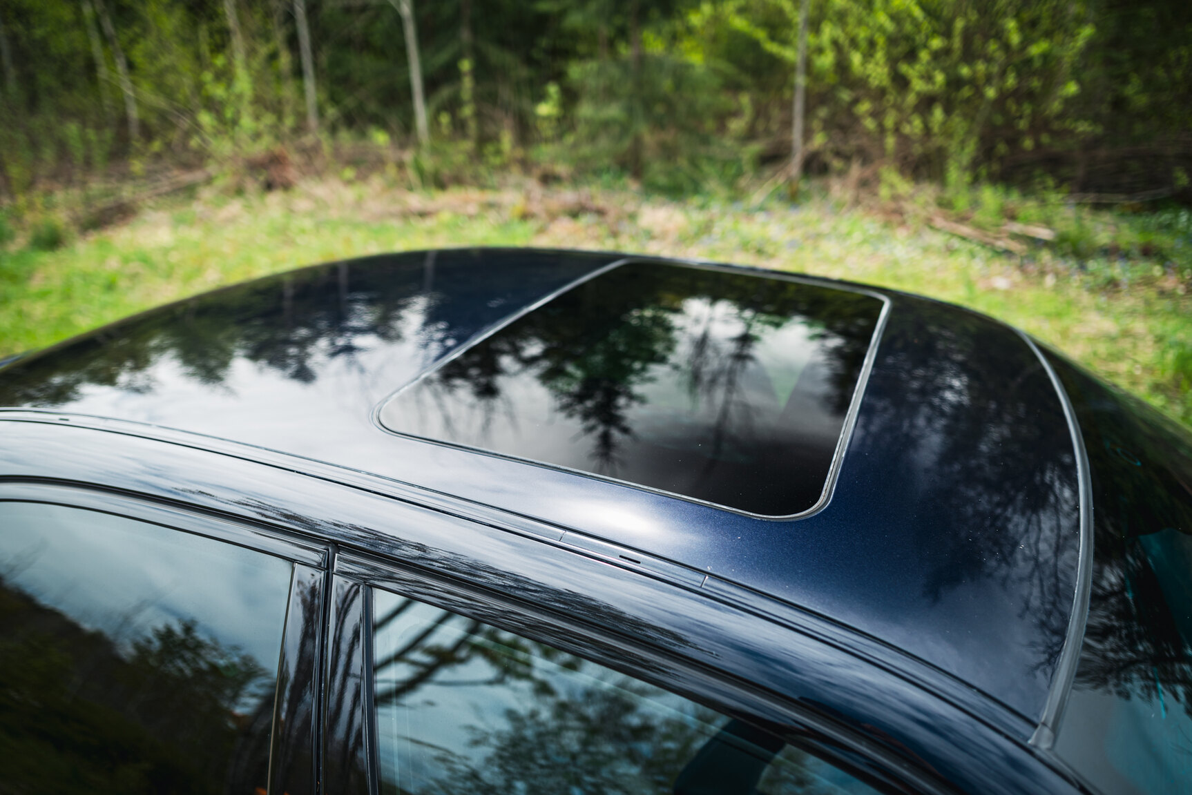 Exterior image of 2000 BMW M5 E39