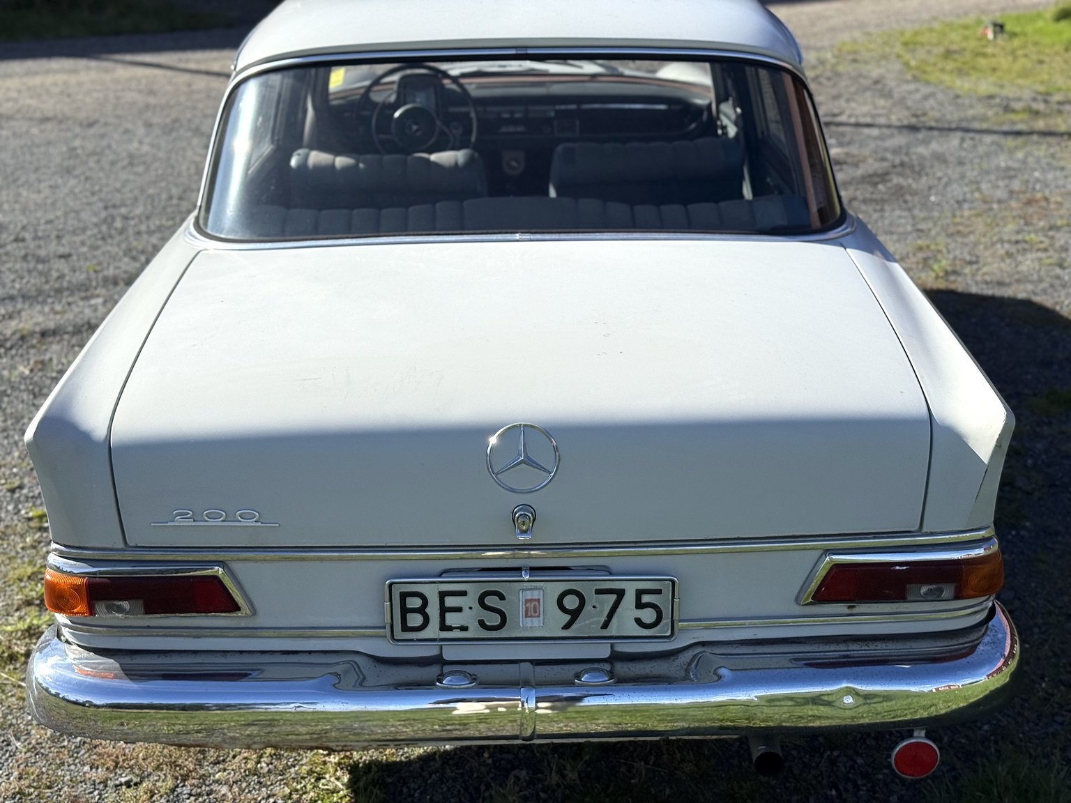 Exteriörbild på 1967 Mercedes-Benz 200