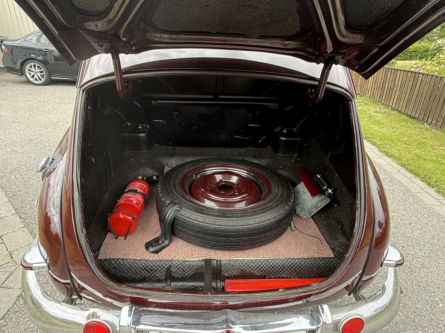 Exterior image of 1953 Volvo PV 444 ES