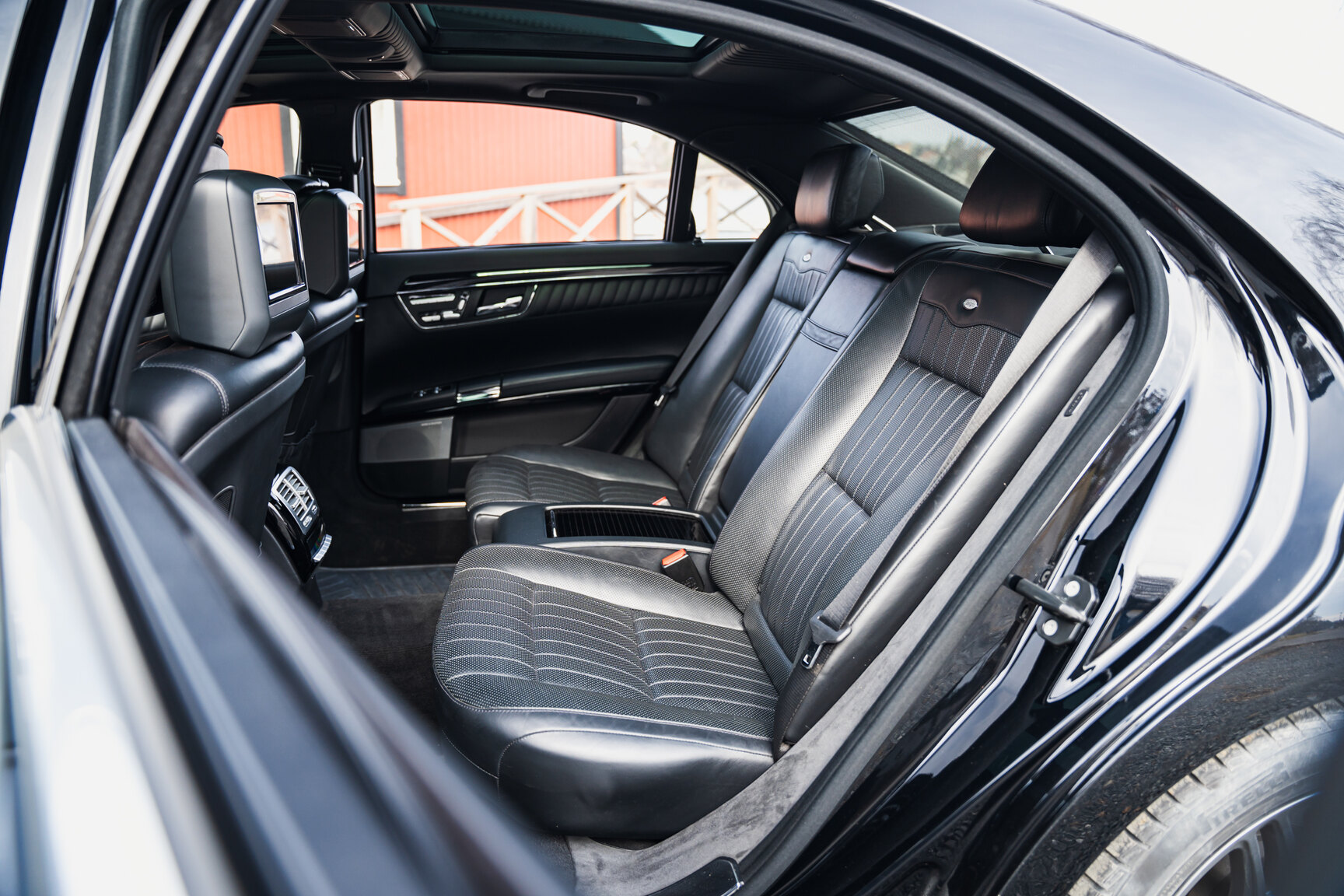 Innenraumfoto von 2011 Mercedes-Benz S600 (68)