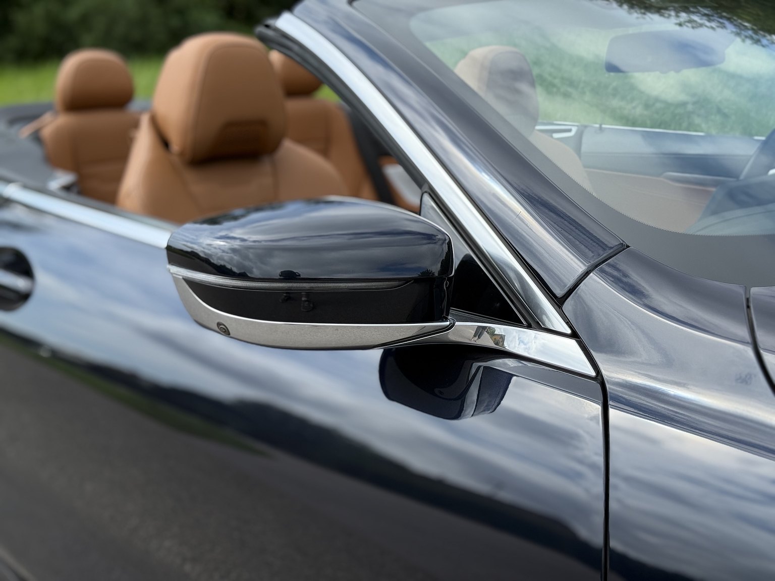 Exterior image of 2019 BMW M850i xDrive Convertible Steptronic