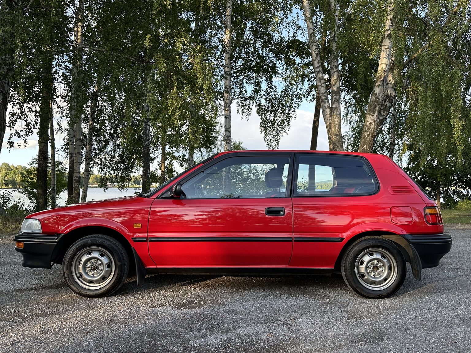 Exterior image of 1991 Toyota Corolla 1300 XLI