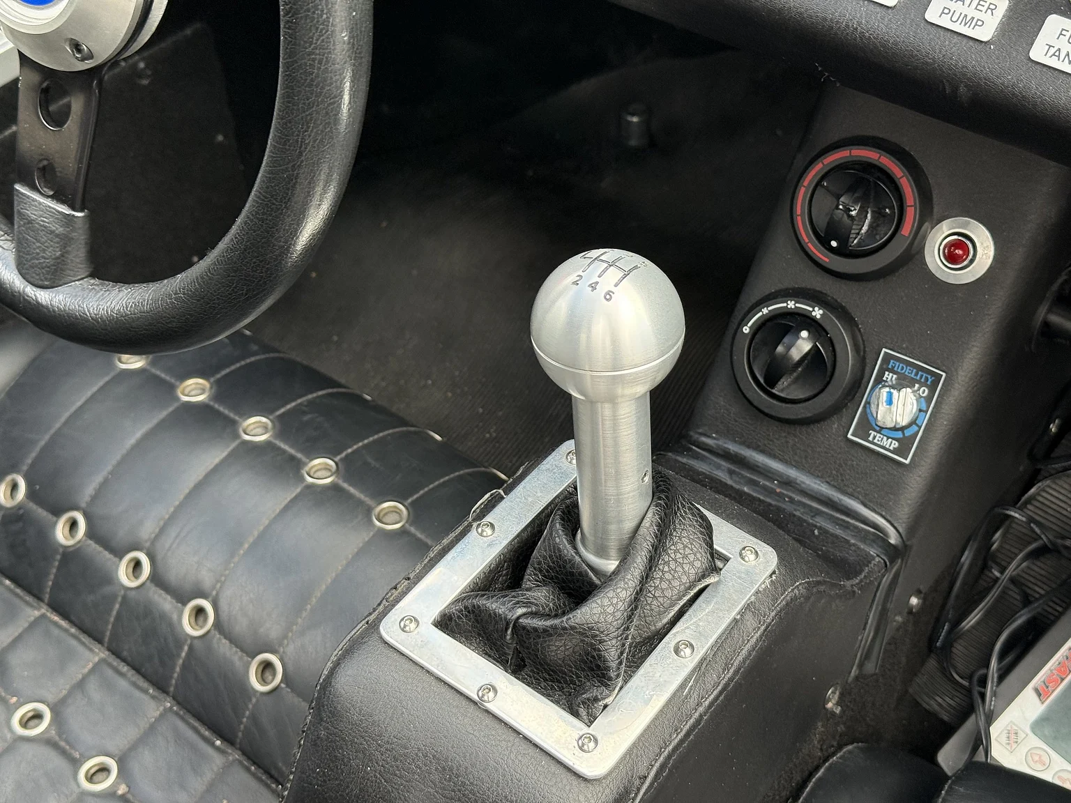 Innenraumfoto von 2024 Ford GT40 Tribute (25)